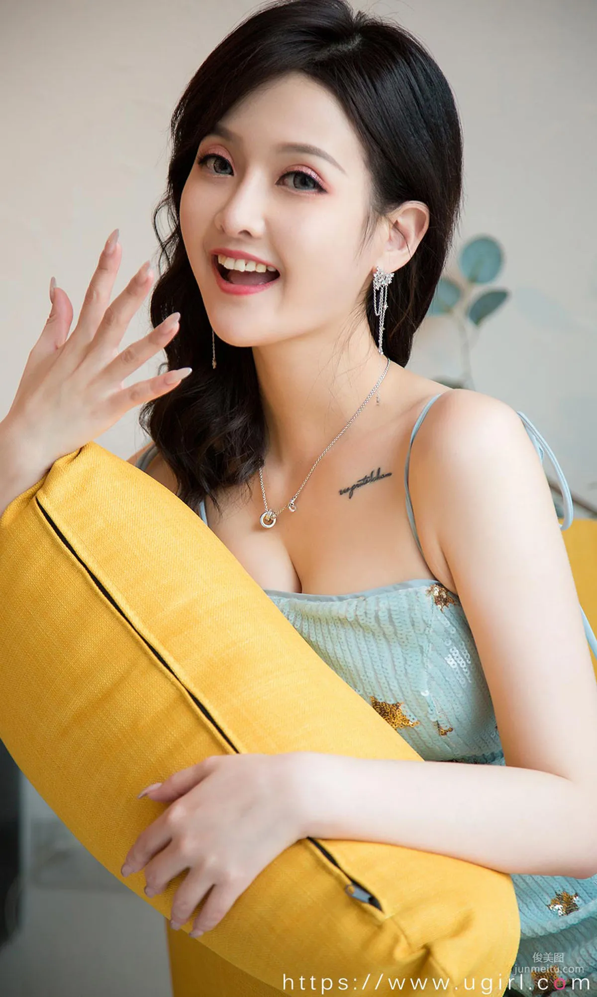 露儿《邻家甜姐儿》 [尤果圈爱尤物] No.1751 写真集6