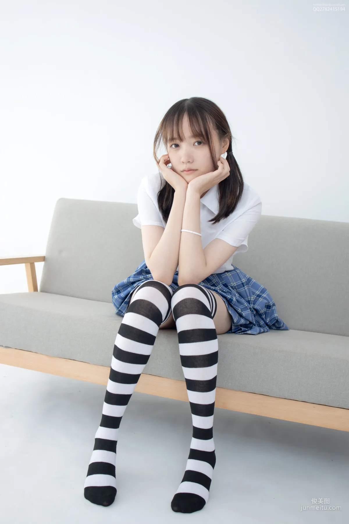 Aika《黑白高筒》 [森萝财团] JKFUN-045 写真集12