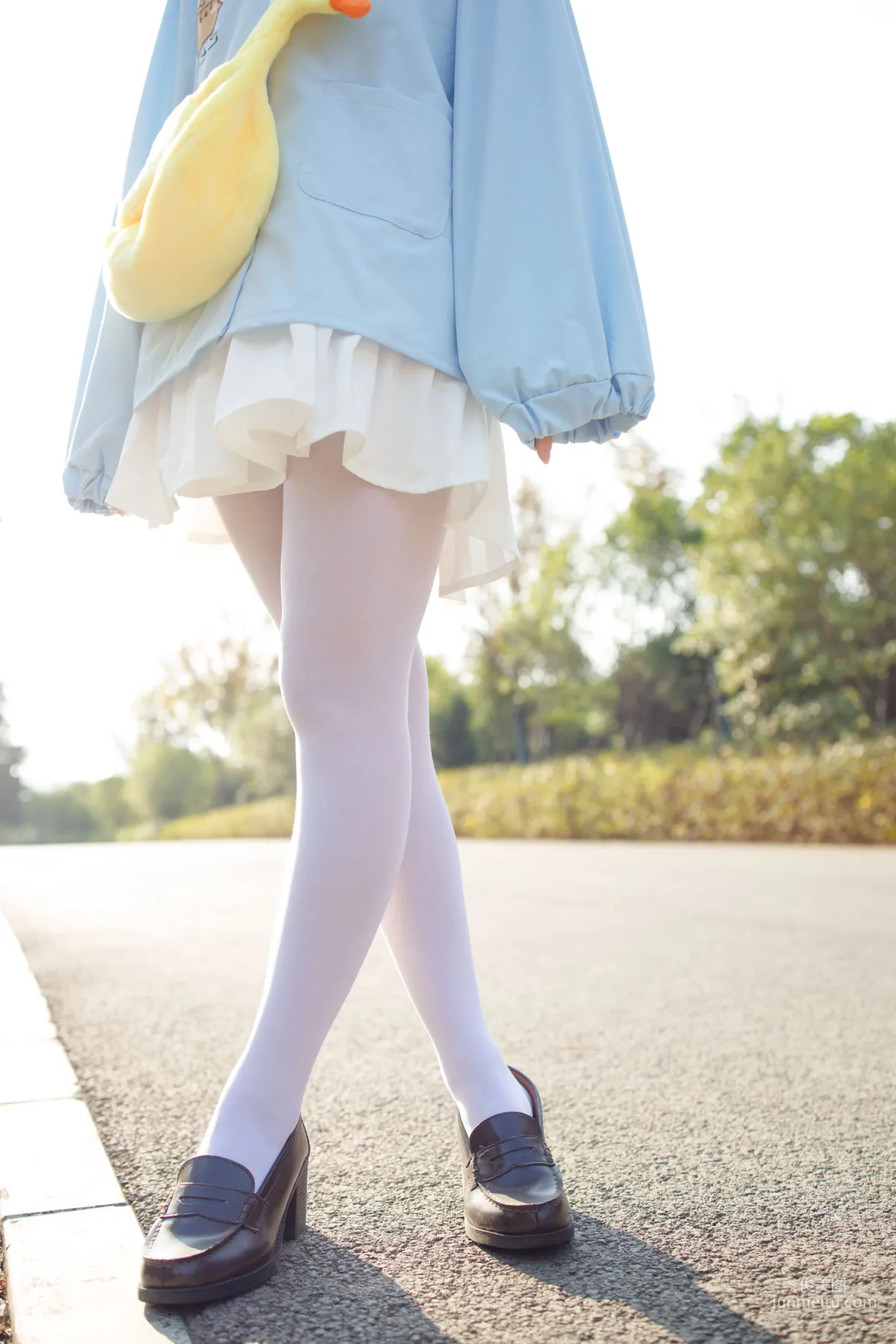 默陌《踩物 白丝50D》 [森萝财团] JKFUN-031 写真集18