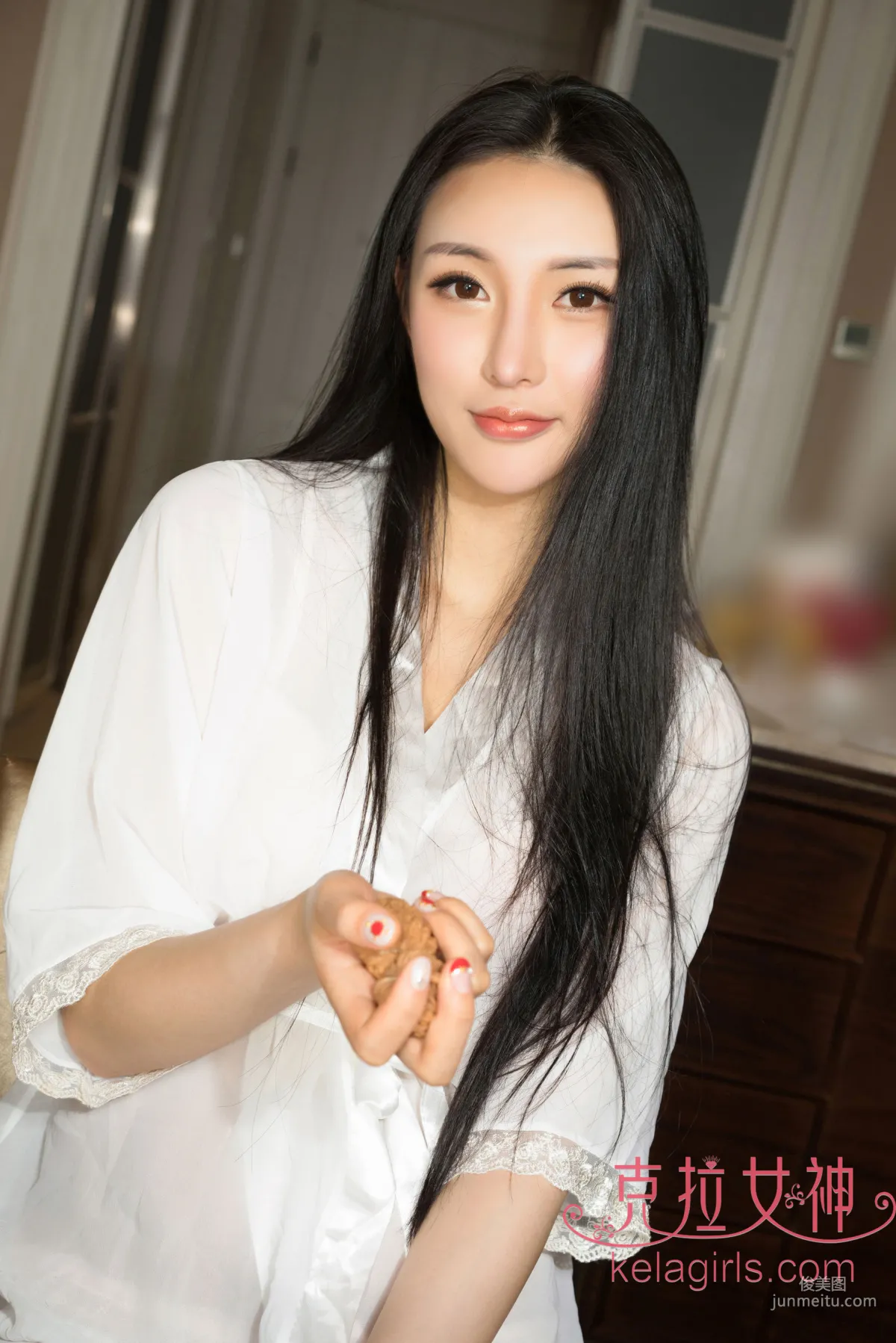 璇子《玉足揉核桃》 [克拉女神Kelagirls] 寫真集 3