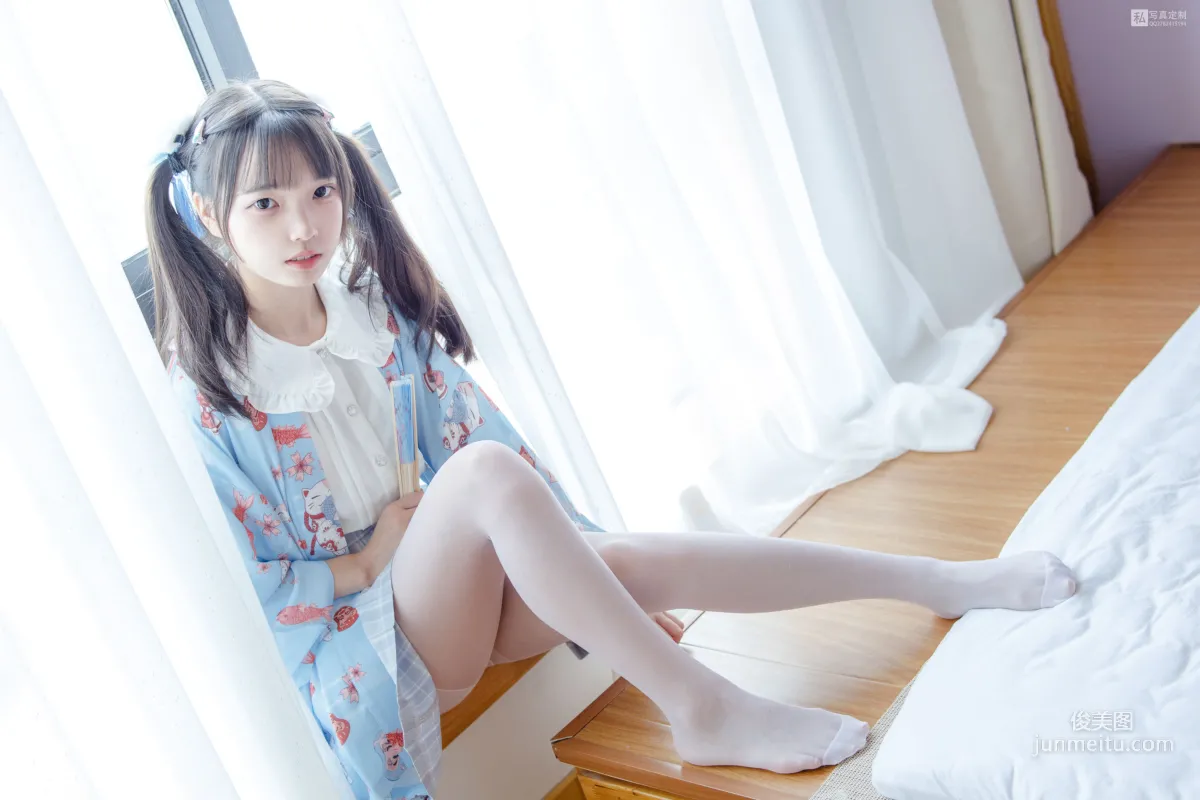 默陌《15D白絲 花裡胡哨的民宿》 [森蘿财團] JKFUN-027 寫真集 31