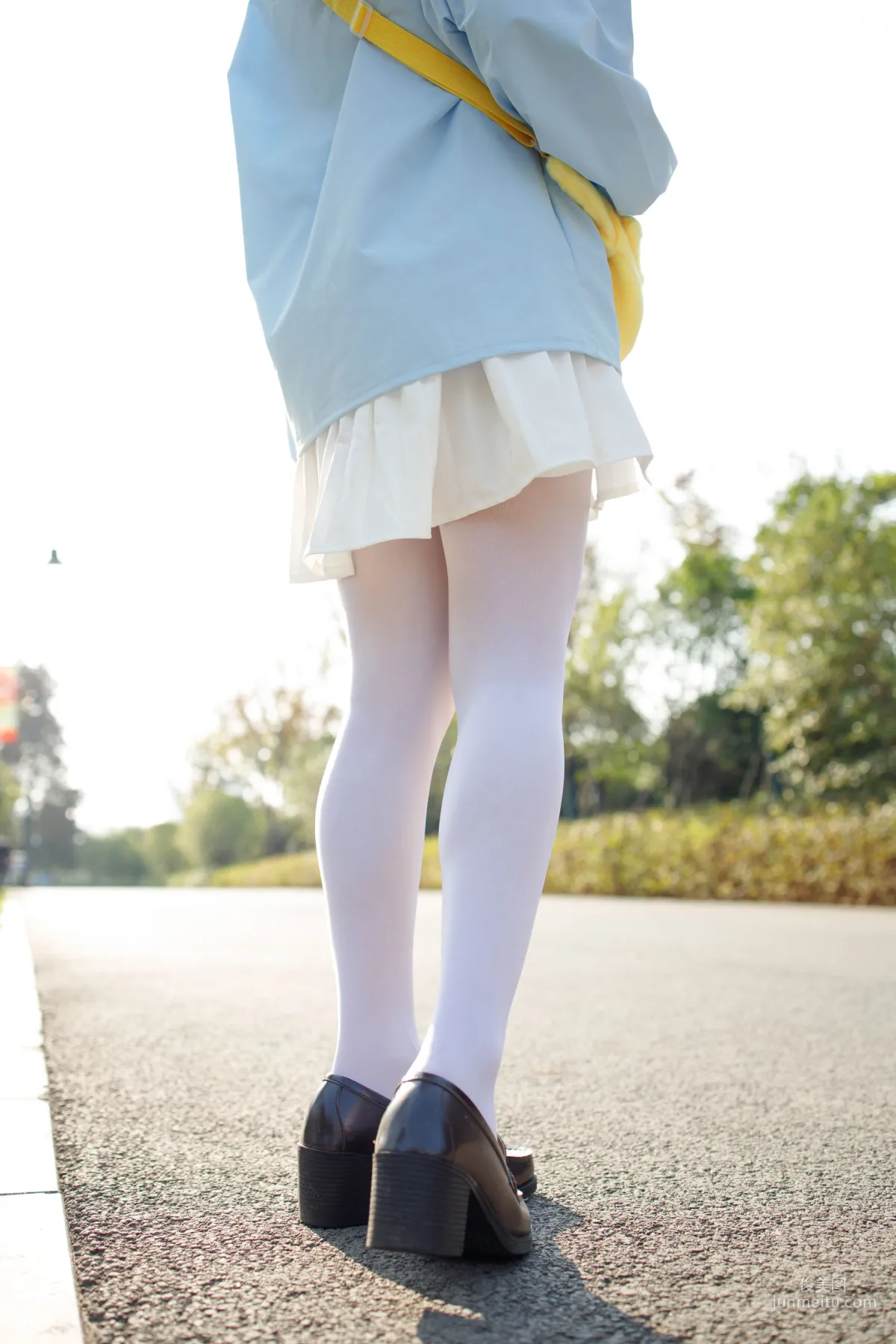 默陌《踩物 白丝50D》 [森萝财团] JKFUN-031 写真集16