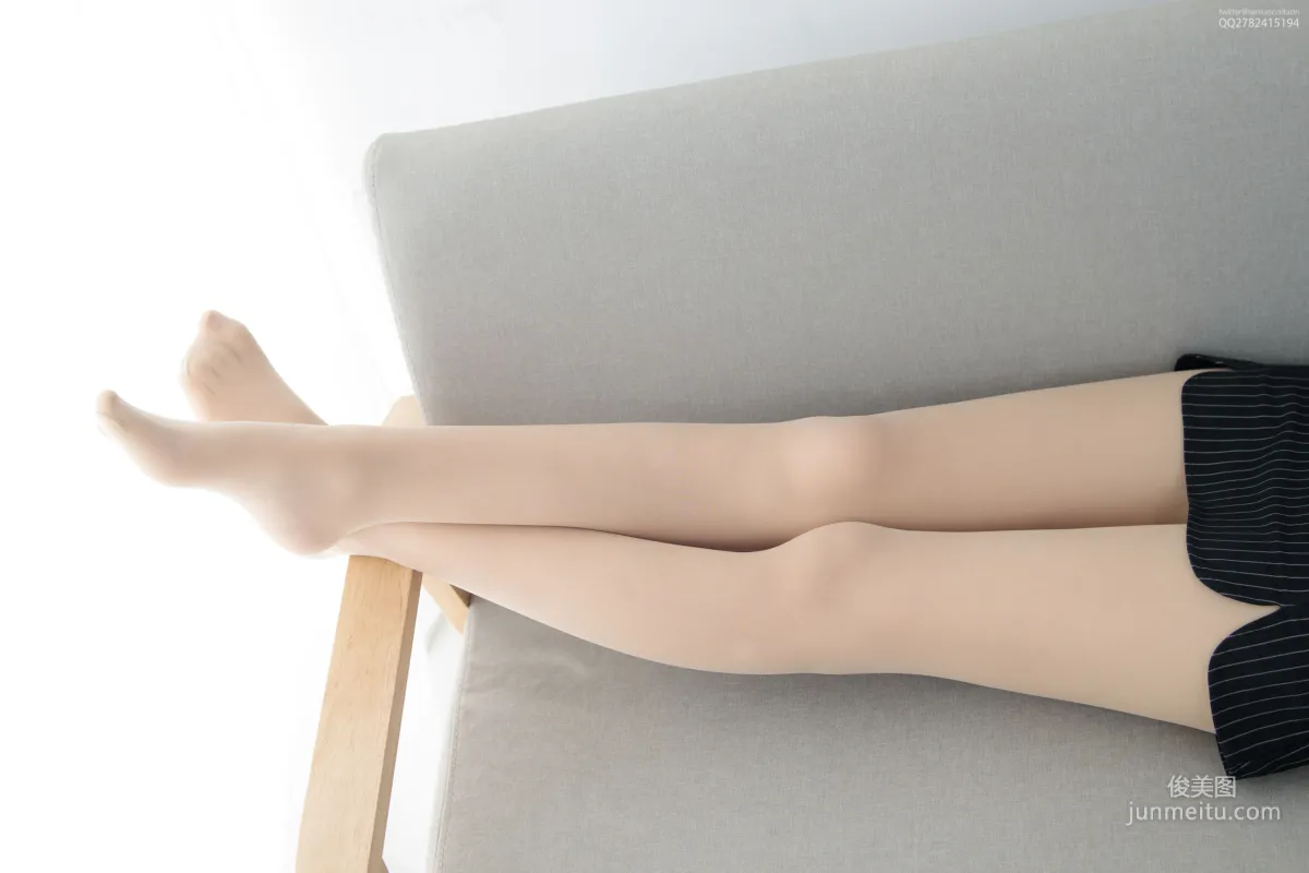 《OL一定要搭配眼镜 50D肉丝》 [森萝财团] JKFUN-044 写真集62