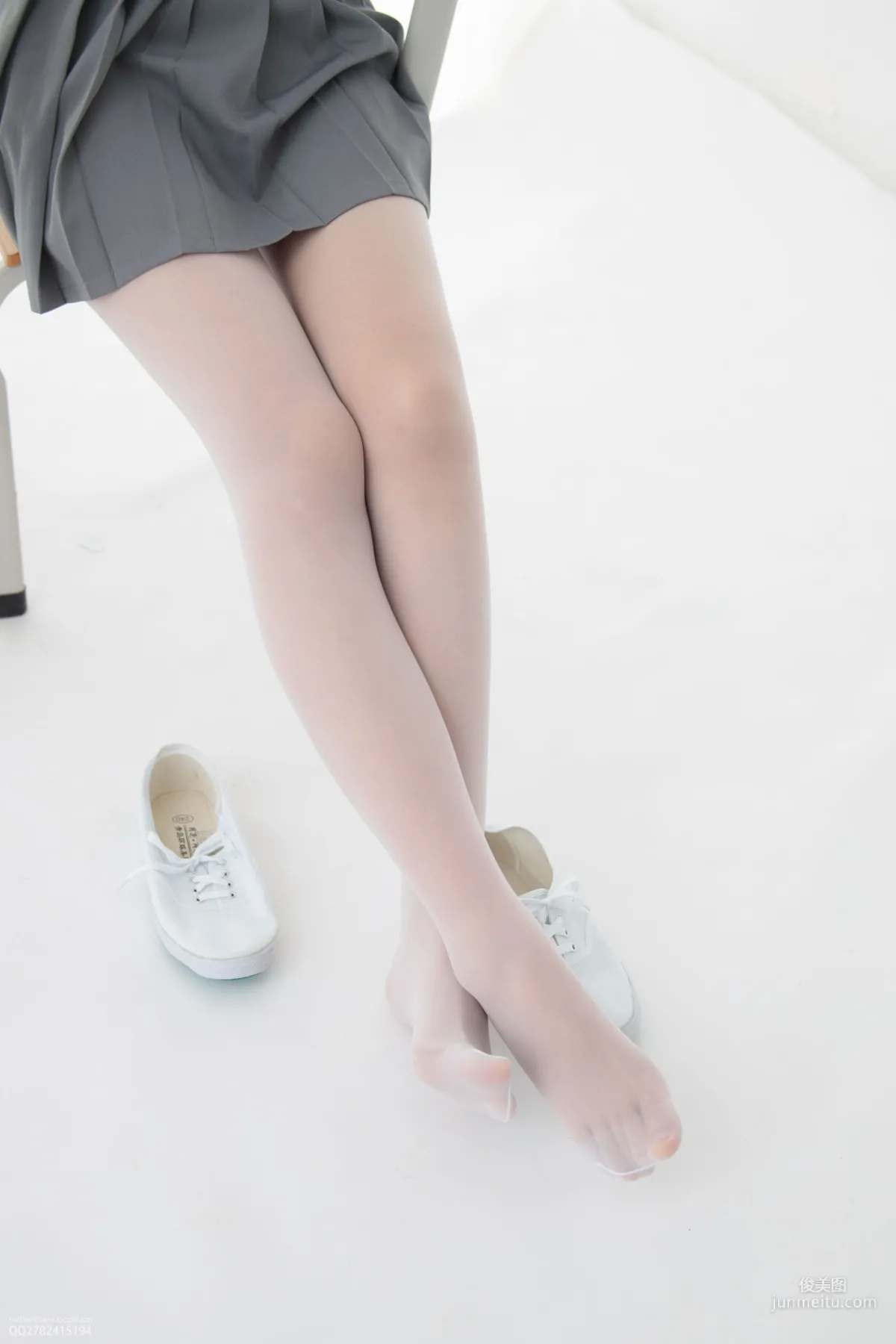 默陌《白丝网鞋合辑》 [森萝财团] JKFUN-050 写真集17
