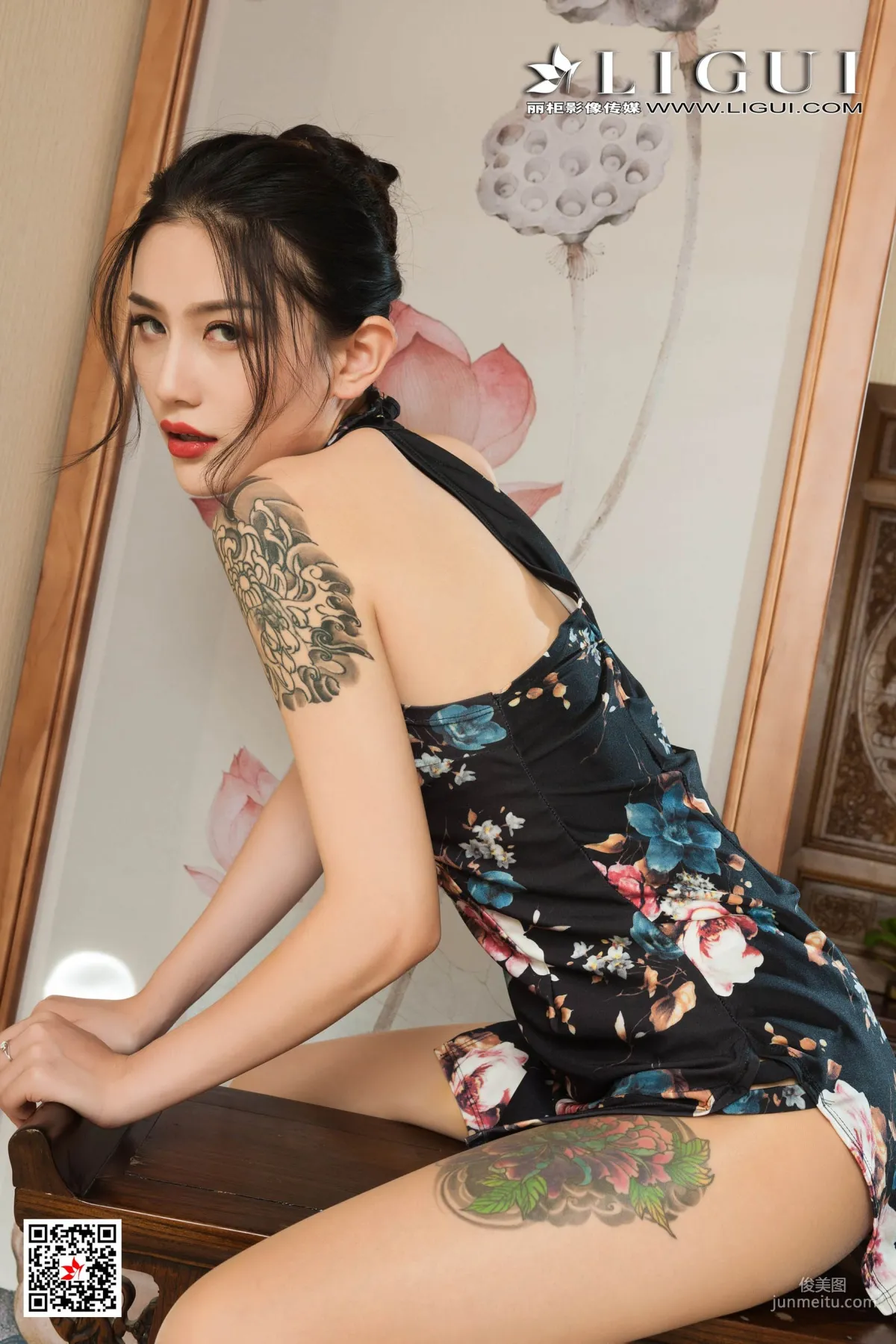 Model 甜甜《黑丝旗袍诱惑》 [丽柜Ligui] 写真集35