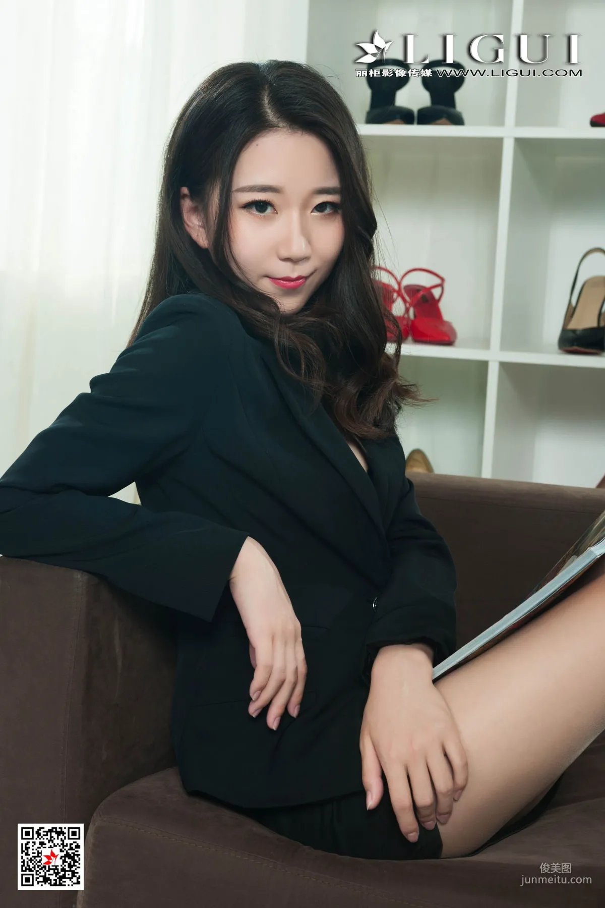 Model 程程《沙发肉丝OL》 [丽柜Ligui] 写真集10
