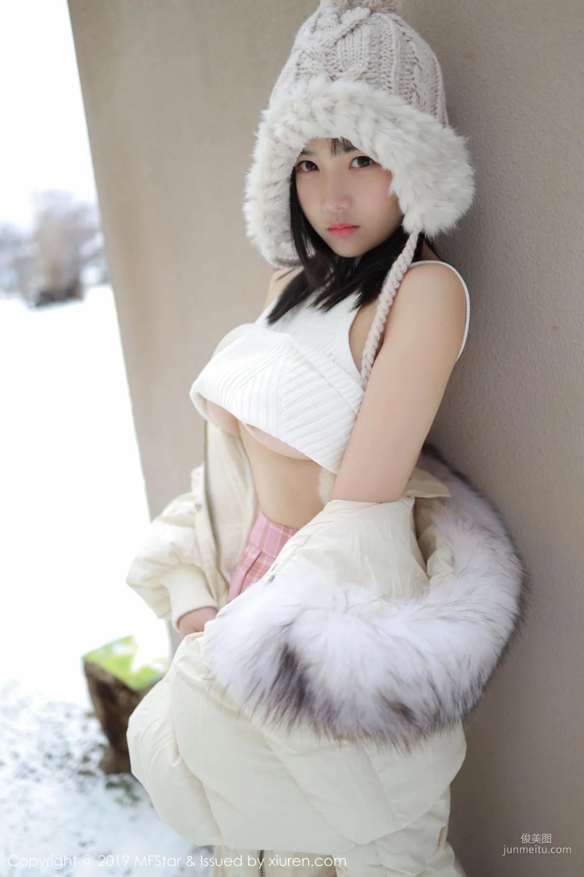 徐微微mia《冰天雪地街拍》 [模範學院MFStar] Vol.246 寫真集 48