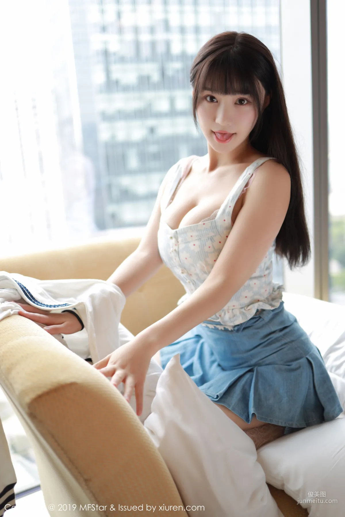 Flower朱可兒《短裙+蕾絲襪》 [模範學院MFStar] Vol.233 寫真集 34
