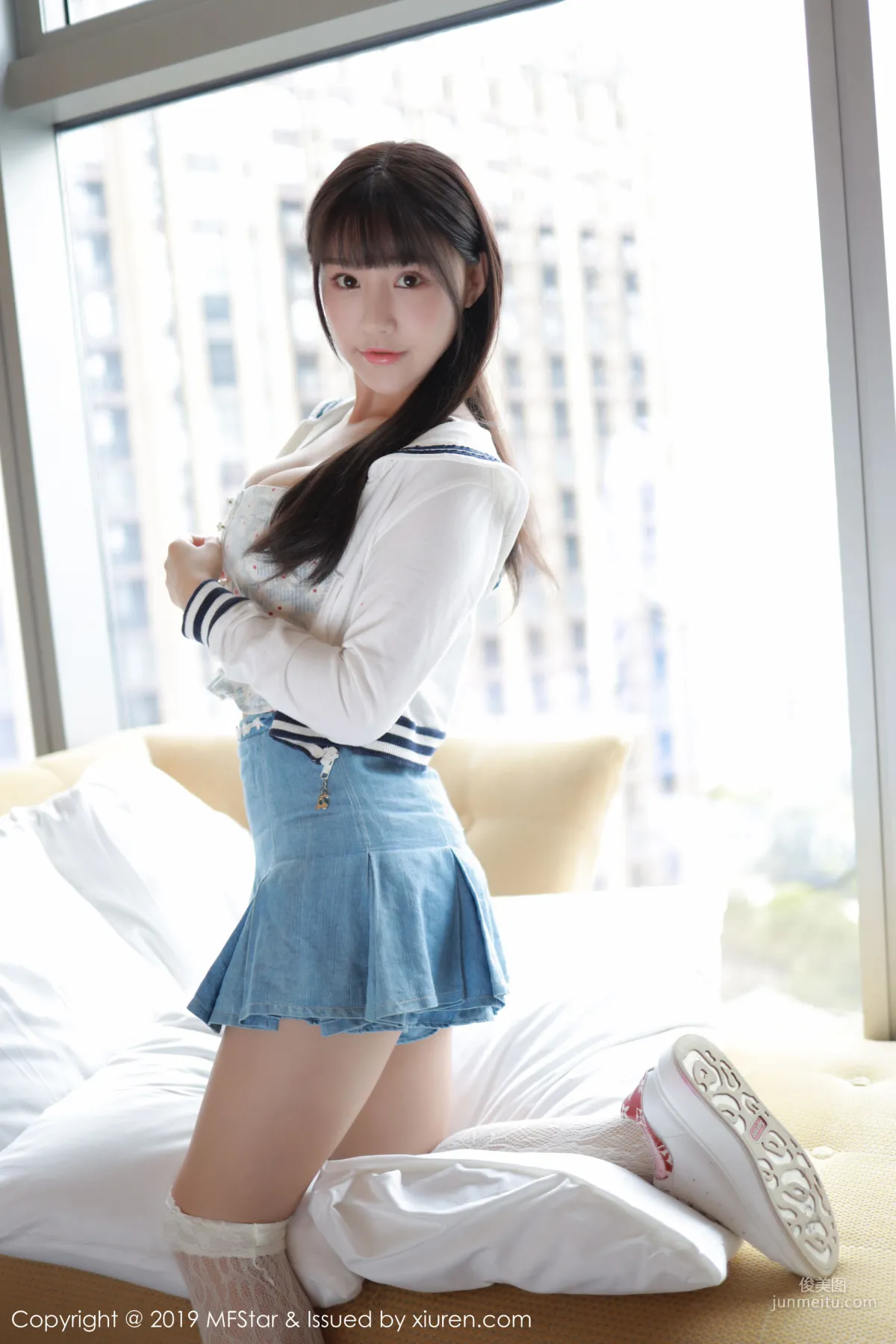 Flower朱可兒《短裙+蕾絲襪》 [模範學院MFStar] Vol.233 寫真集 16