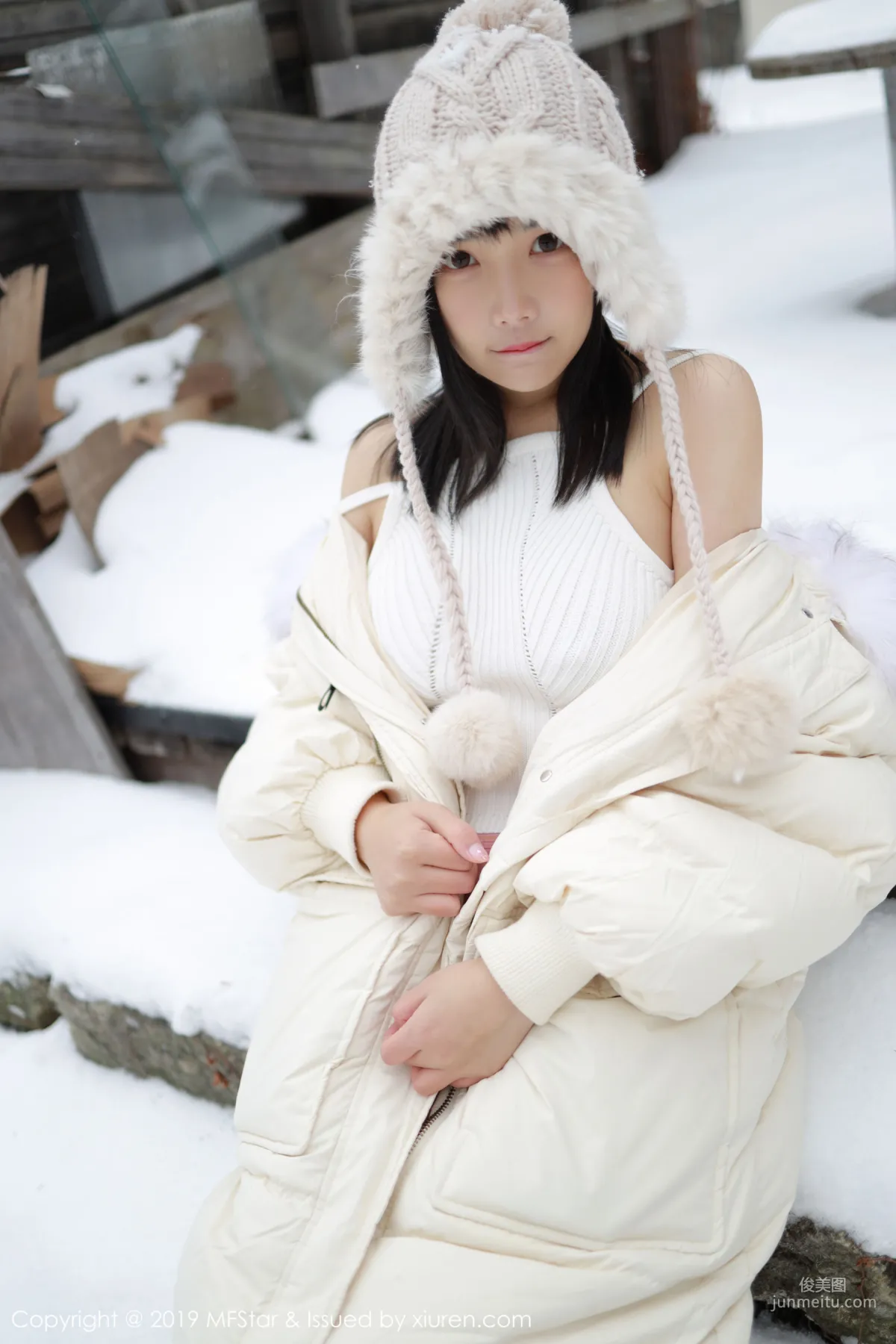 徐微微mia《冰天雪地街拍》 [模範學院MFStar] Vol.246 寫真集 23
