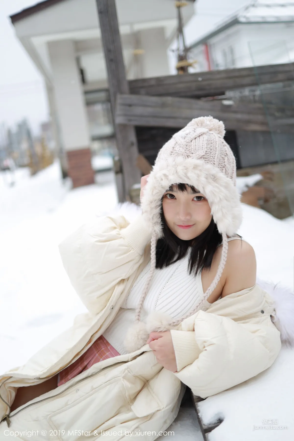 徐微微mia《冰天雪地街拍》 [模範學院MFStar] Vol.246 寫真集 24