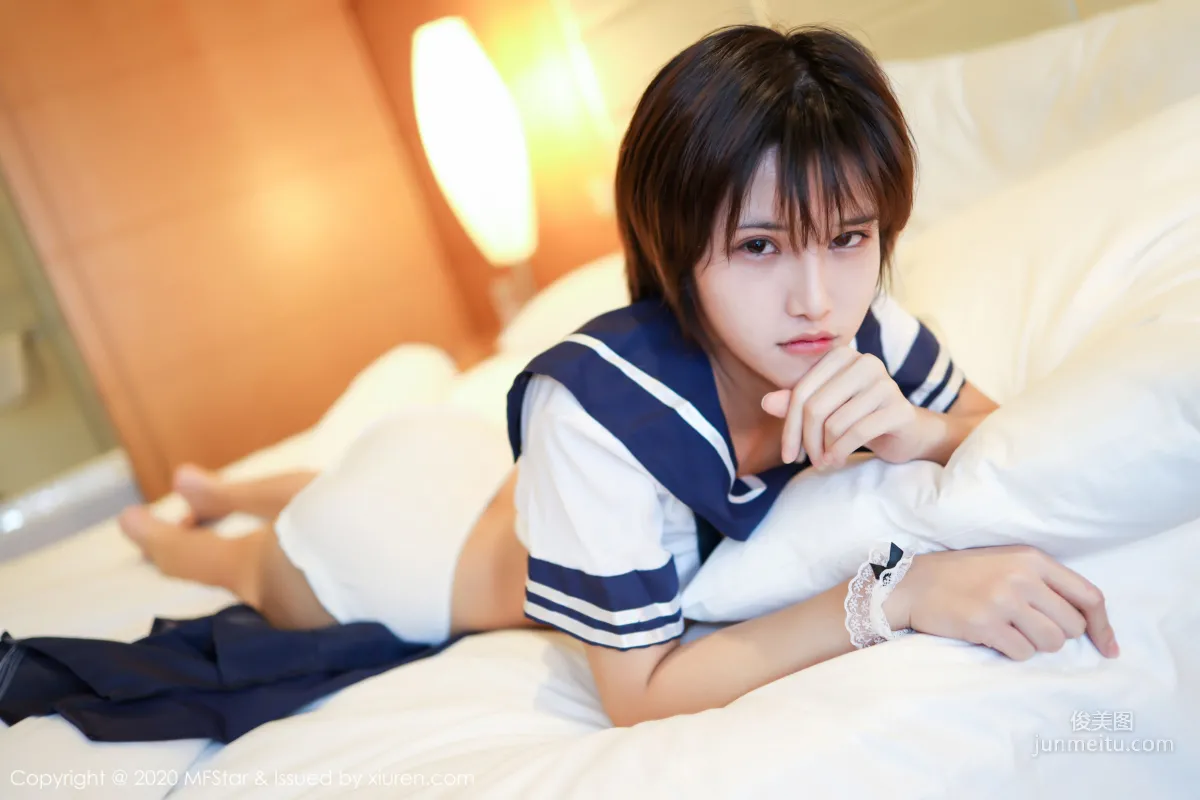 小姿2002《性感校服系列清純可人》 [模範學院MFStar] Vol.252 寫真集 25