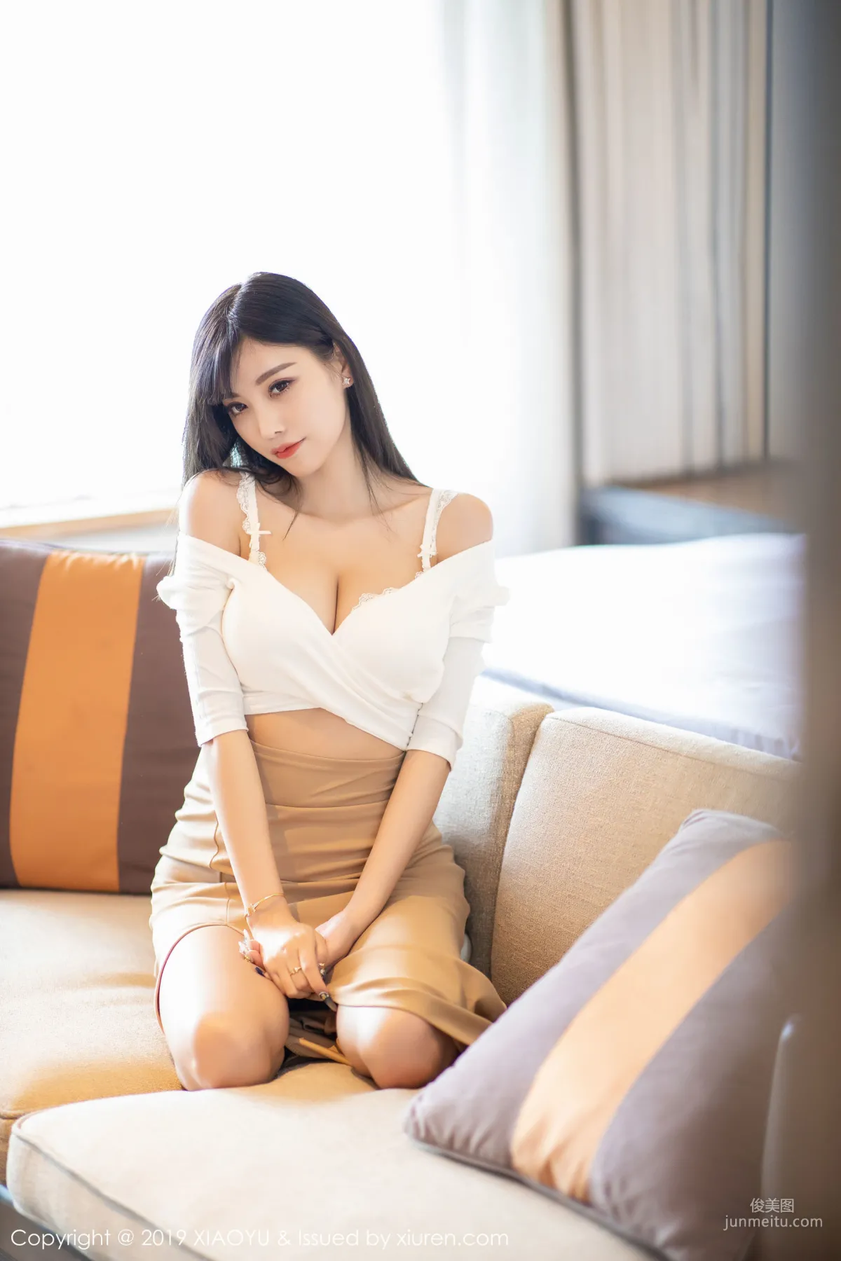 楊晨晨sugar《優雅的服飾+性感内衣》 [語畫界XIAOYU] Vol.219 寫真集 24