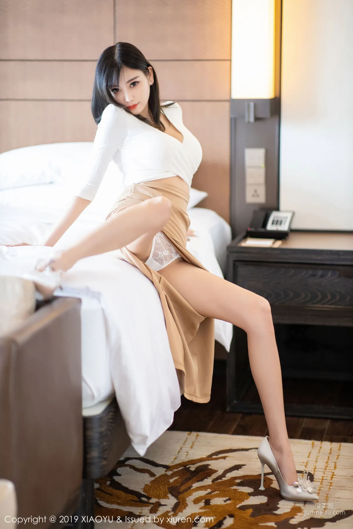 楊晨晨sugar《優雅的服飾+性感内衣》 [語畫界XIAOYU] Vol.219 寫真集 10