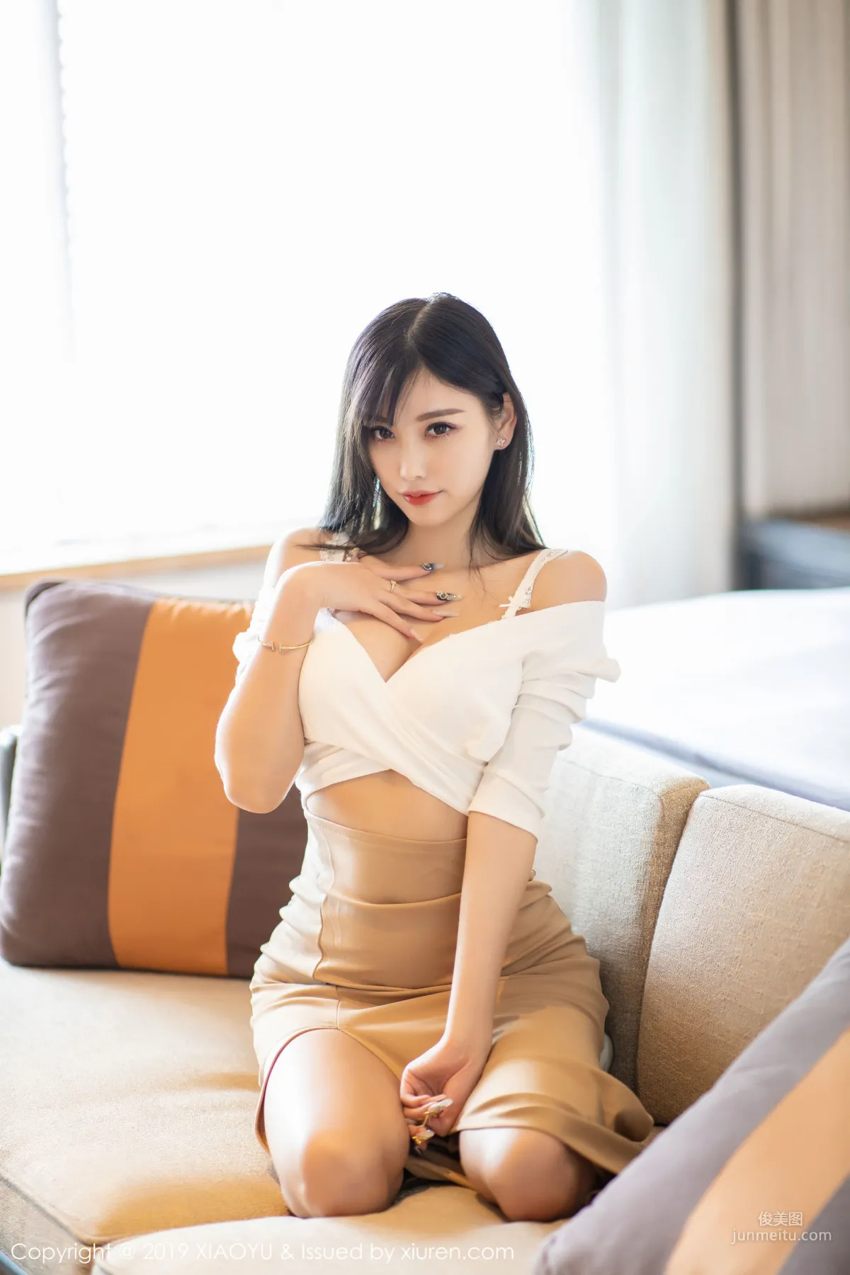 楊晨晨sugar《優雅的服飾+性感内衣》 [語畫界XIAOYU] Vol.219 寫真集 25