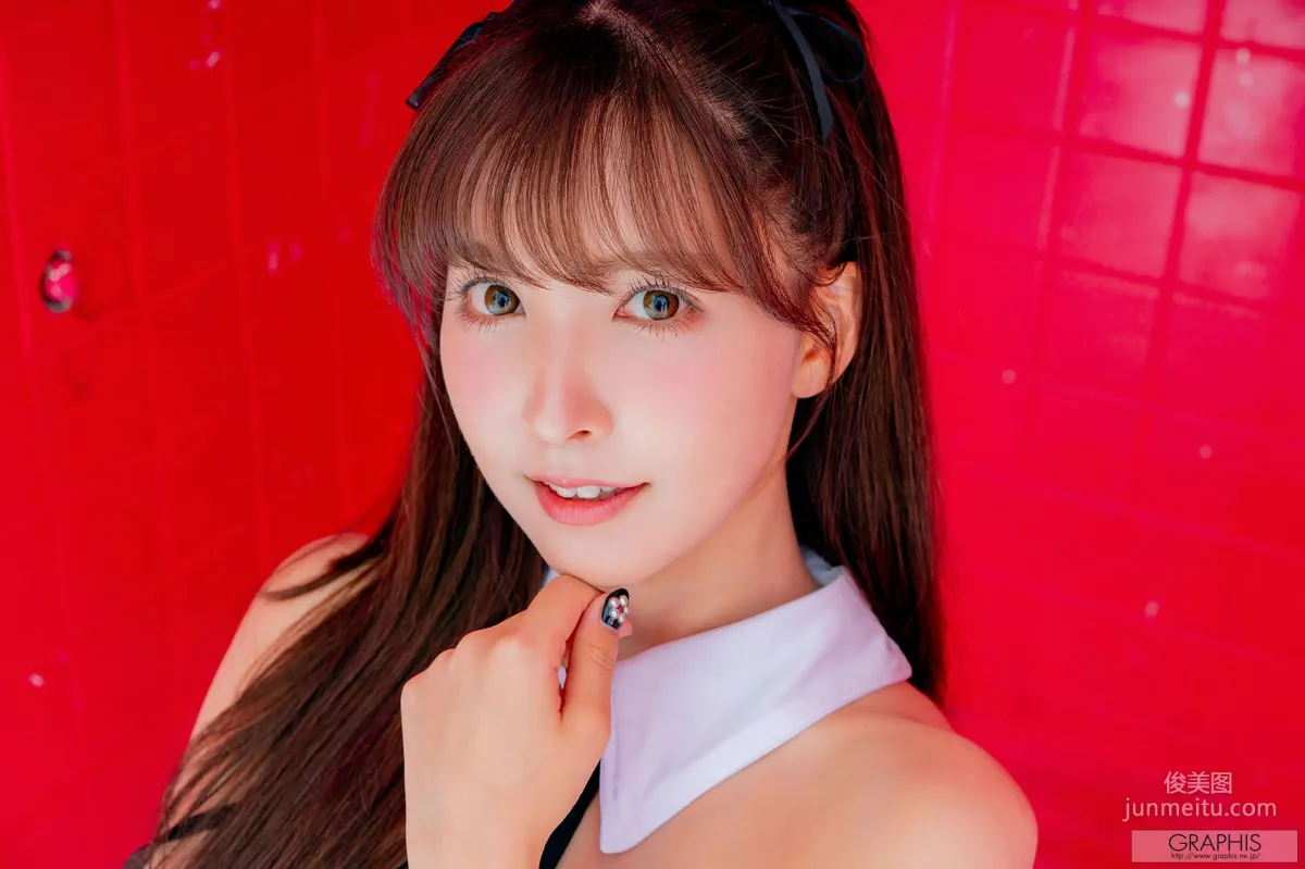 三上悠亜《New Year 2020》 [Graphis] Limited Edition 写真集23