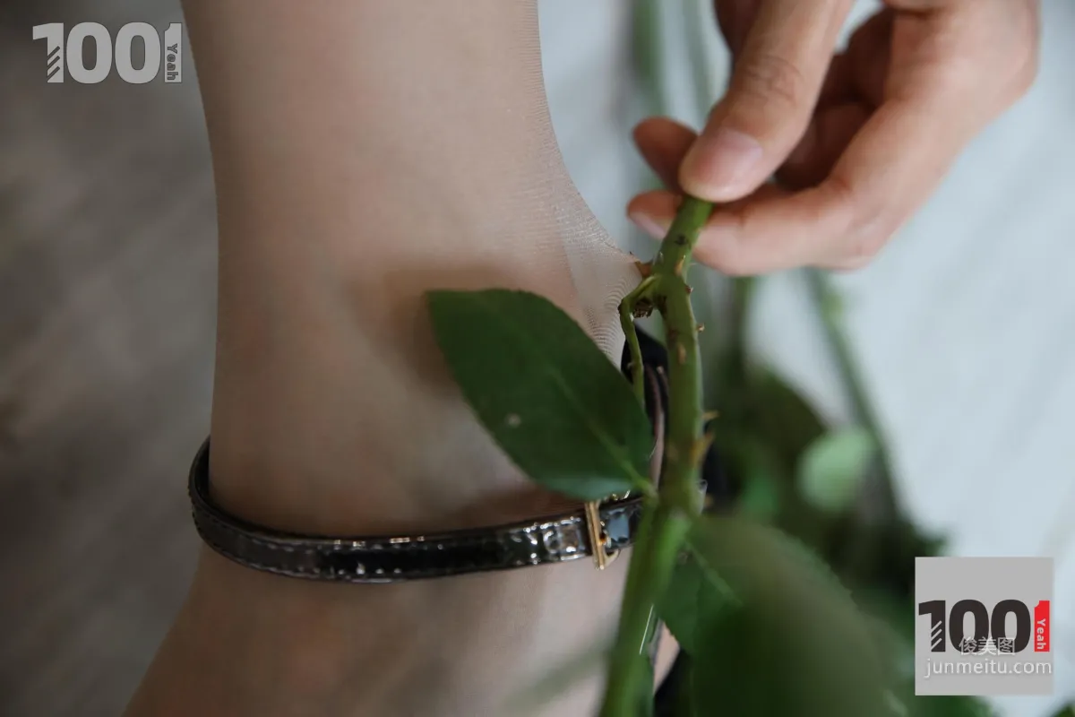 模特草莓 《花藝師1》 [一千零一夜IESS] 絲襪美腿寫真集 57