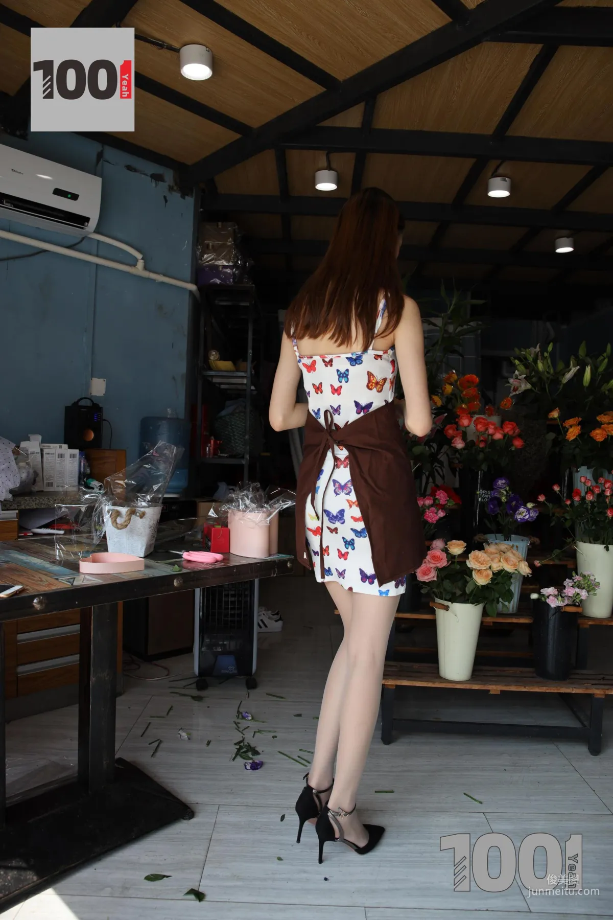 模特草莓 《花藝師1》 [一千零一夜IESS] 絲襪美腿寫真集 34