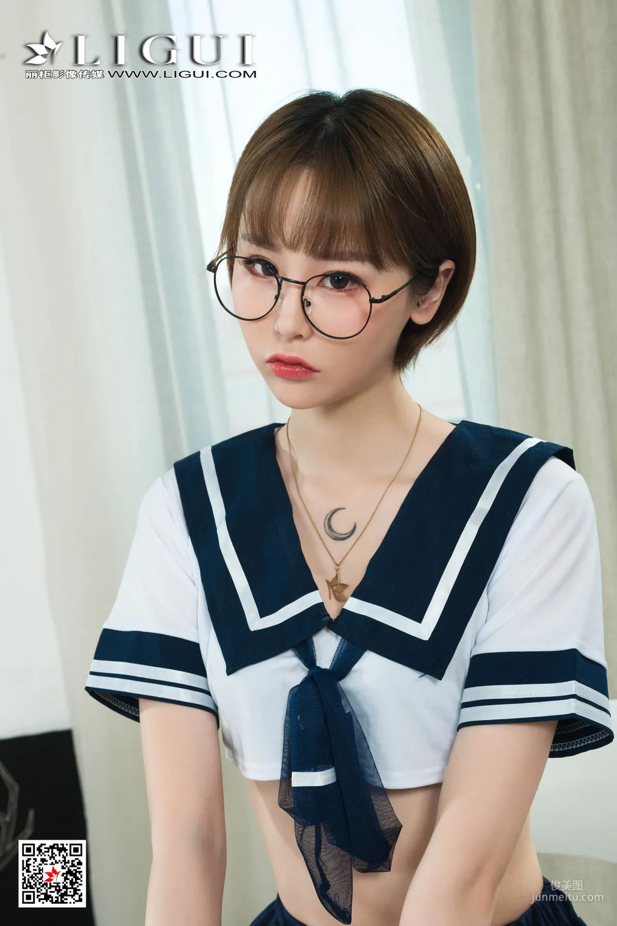 Model 洋洋《水手服眼鏡妹絲足》 [麗櫃LIGUI] 網絡麗人 寫真集 33