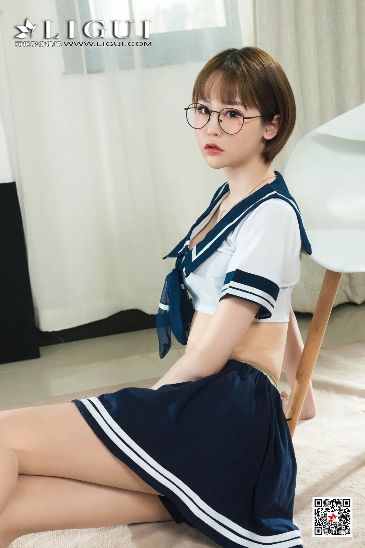 Model 洋洋《水手服眼鏡妹絲足》 [麗櫃LIGUI] 網絡麗人 寫真集 19