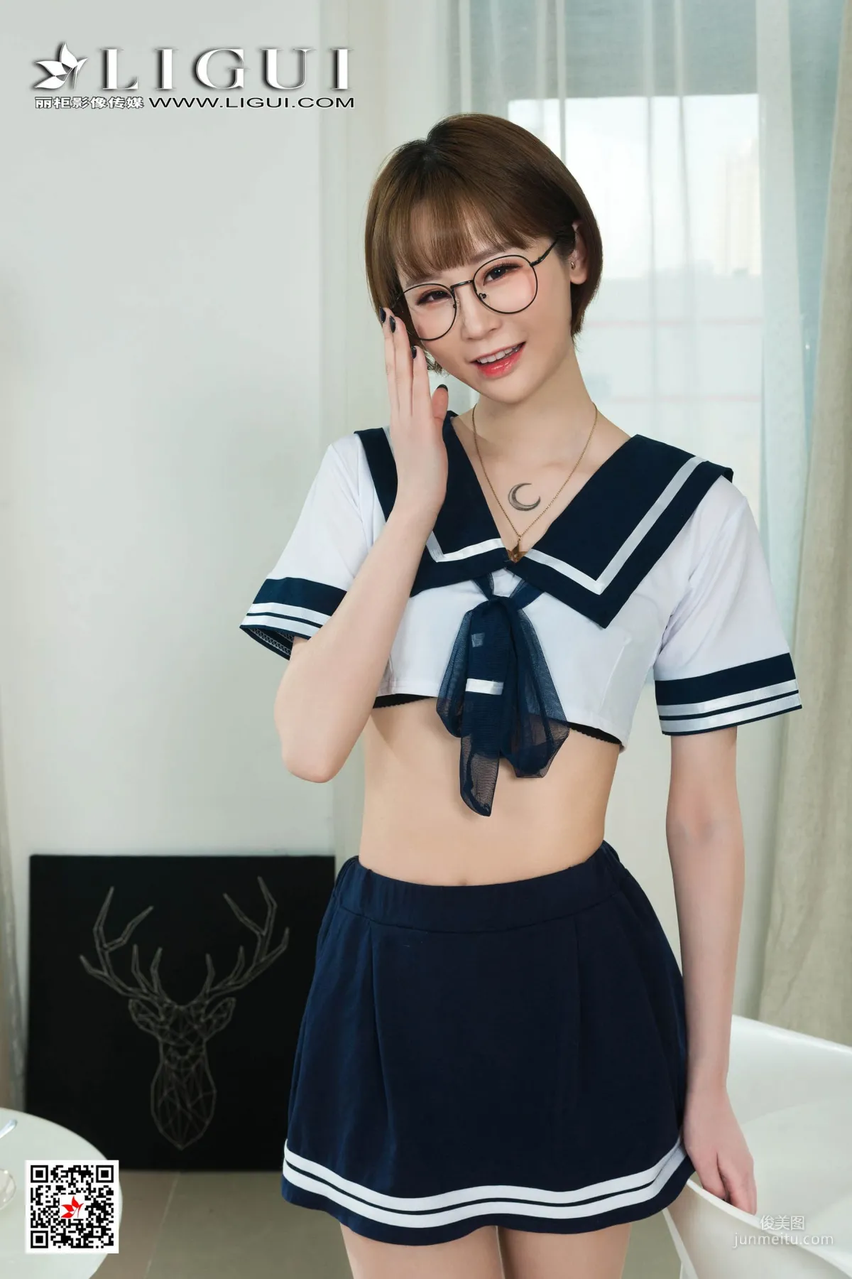 Model 洋洋《水手服眼鏡妹絲足》 [麗櫃LIGUI] 網絡麗人 寫真集 28
