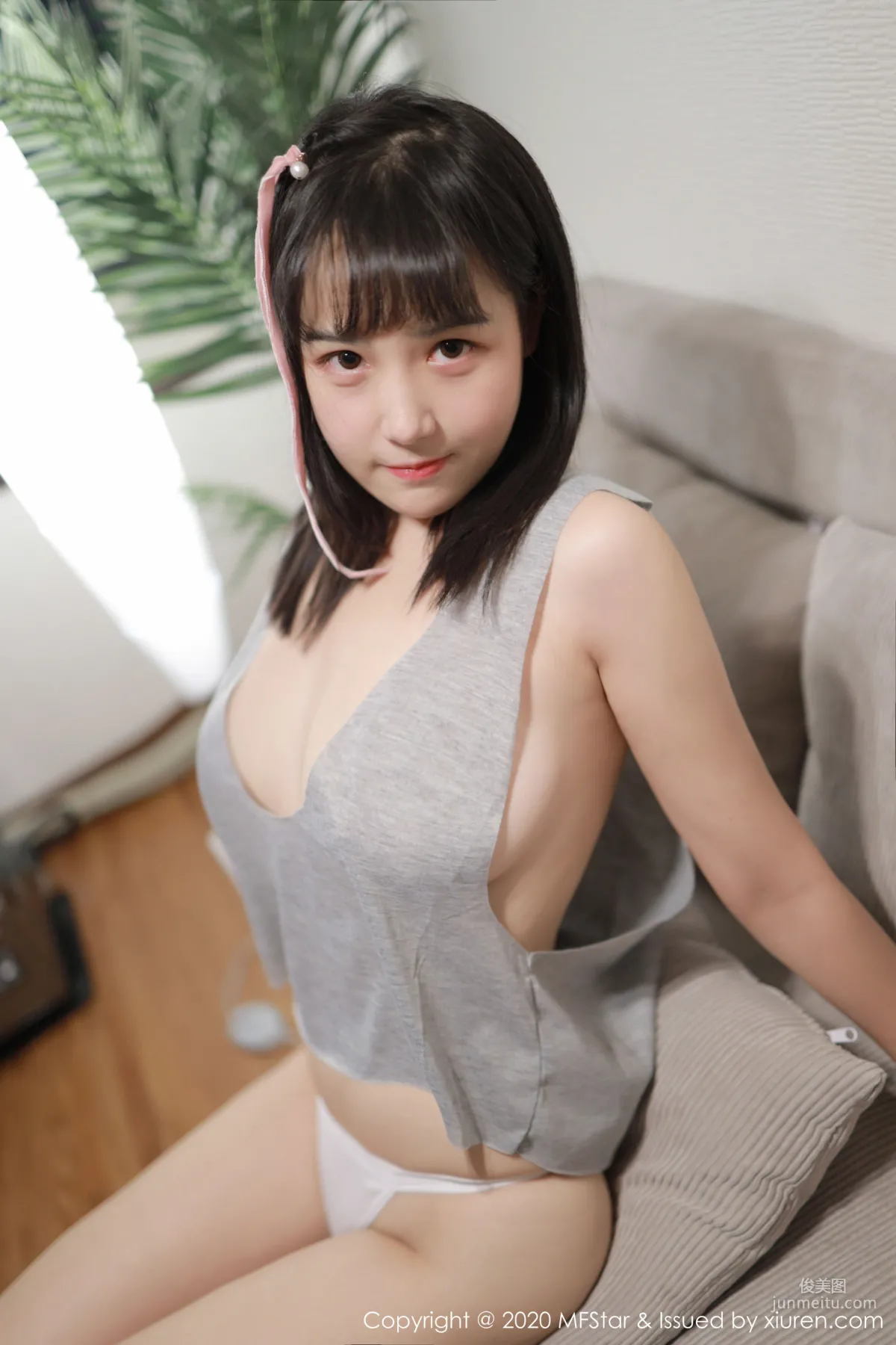 徐微微mia《性感小背心+丁字褲》 [模範學院MFStar] Vol.266 寫真集 33