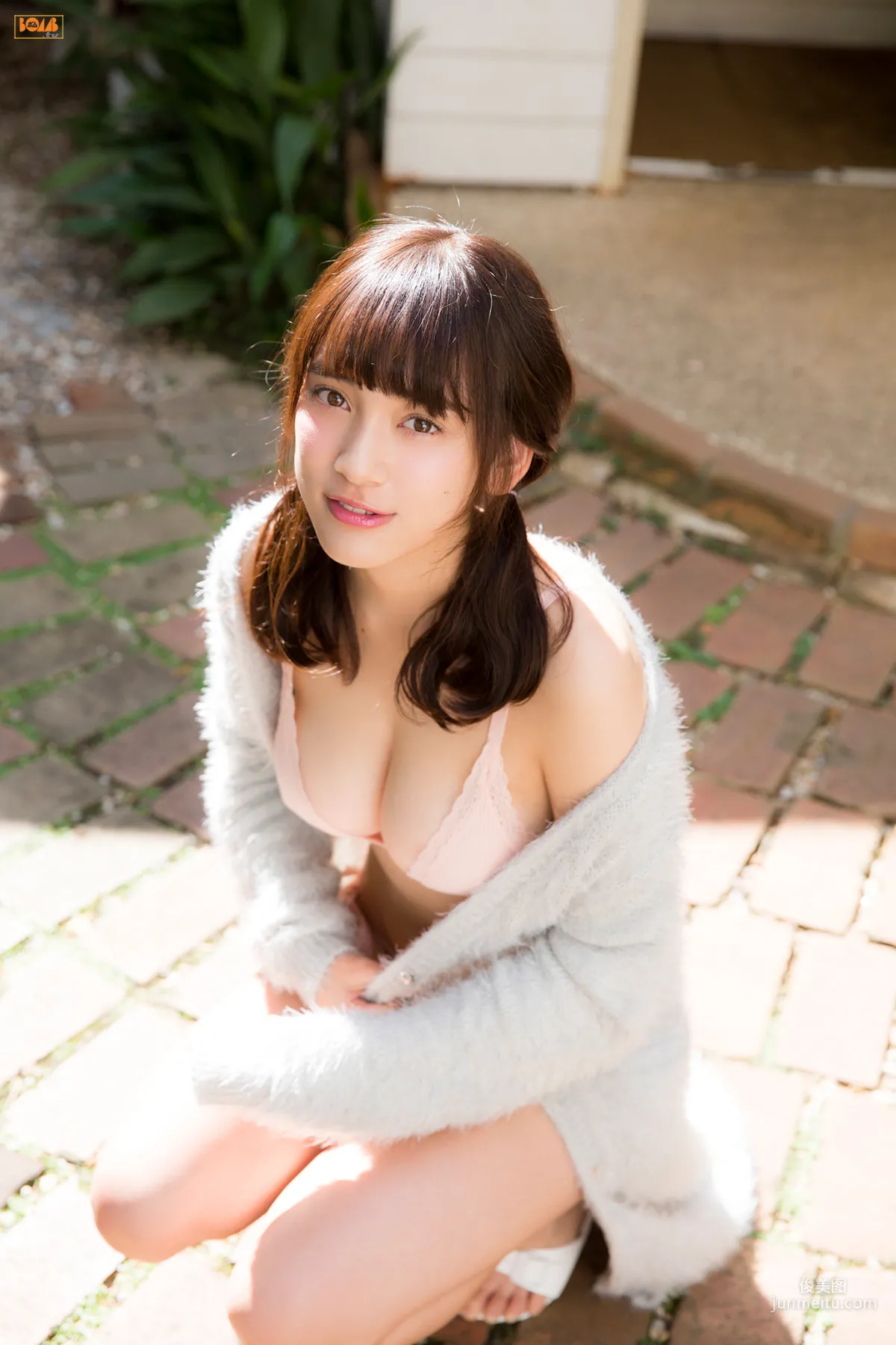 都丸紗也華《まんまるなおんなのこ》写真集 [Bomb.TV] 2015年12月号 4