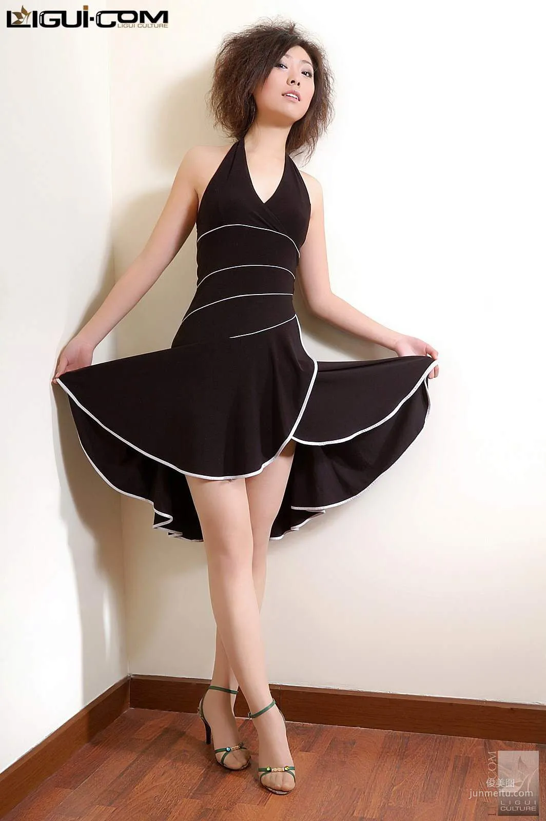 [麗櫃LiGui] Model 馮璐《展開長裙的翅膀》絲足寫真圖片 10