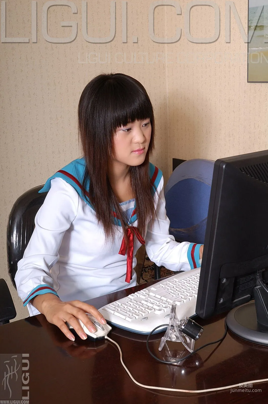 [丽柜LiGui] Model 晶晶《迷人的海军服》肉丝美足图片1