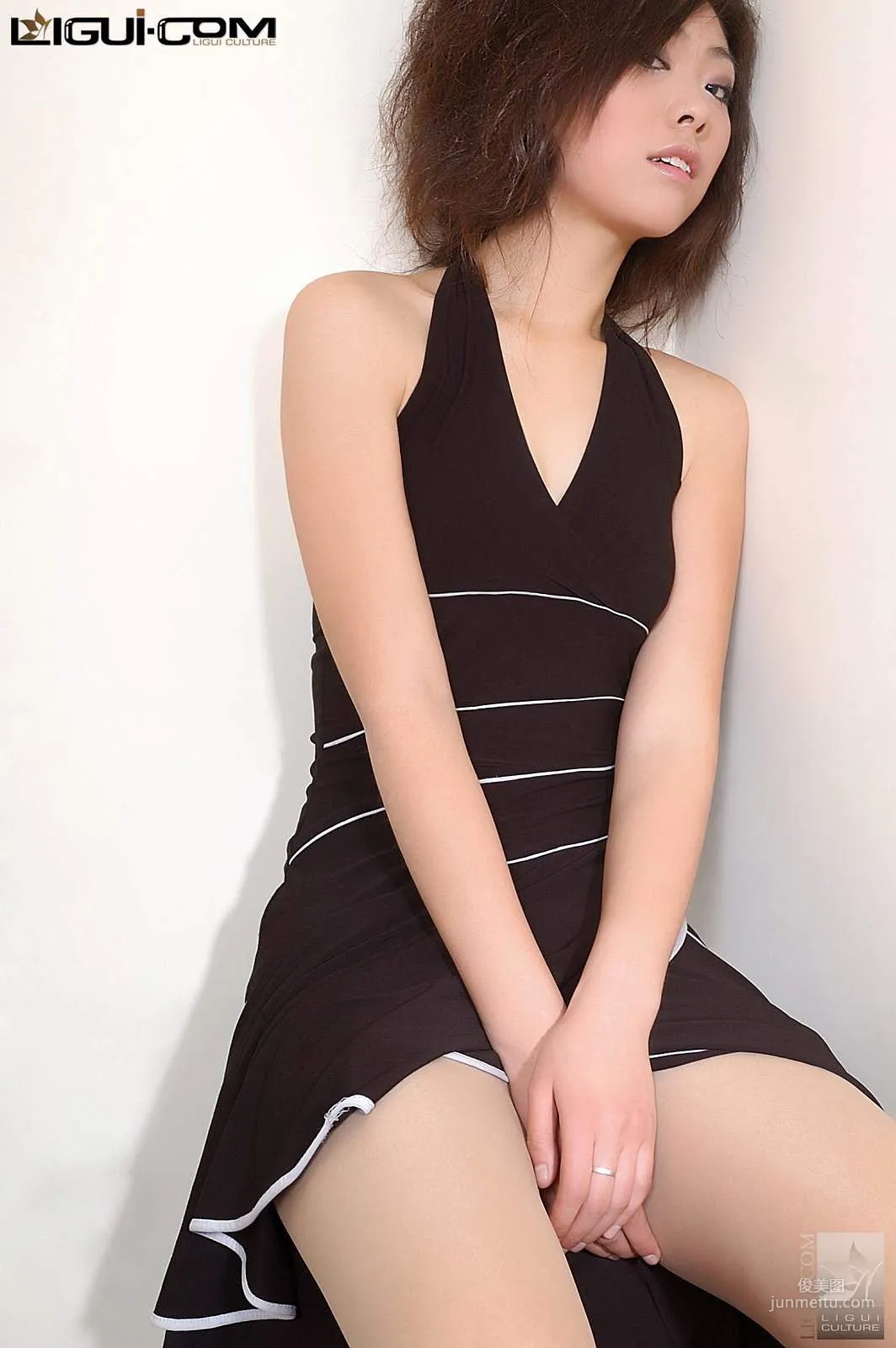 [麗櫃LiGui] Model 馮璐《展開長裙的翅膀》絲足寫真圖片 15