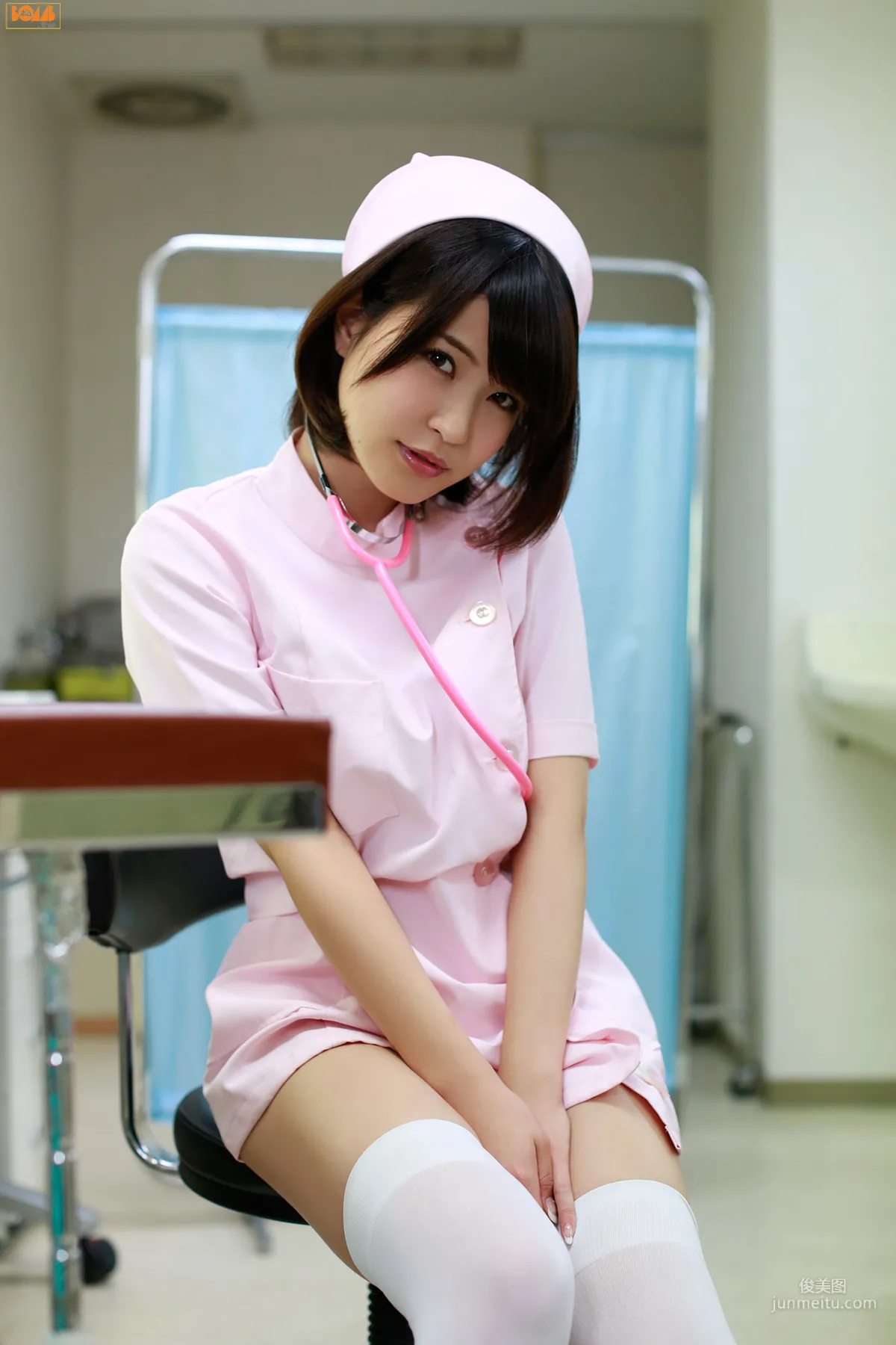 今野杏南、岸明日香《護士與病人的誘惑》 寫真集 [Bomb.TV] 2013年09月号 13