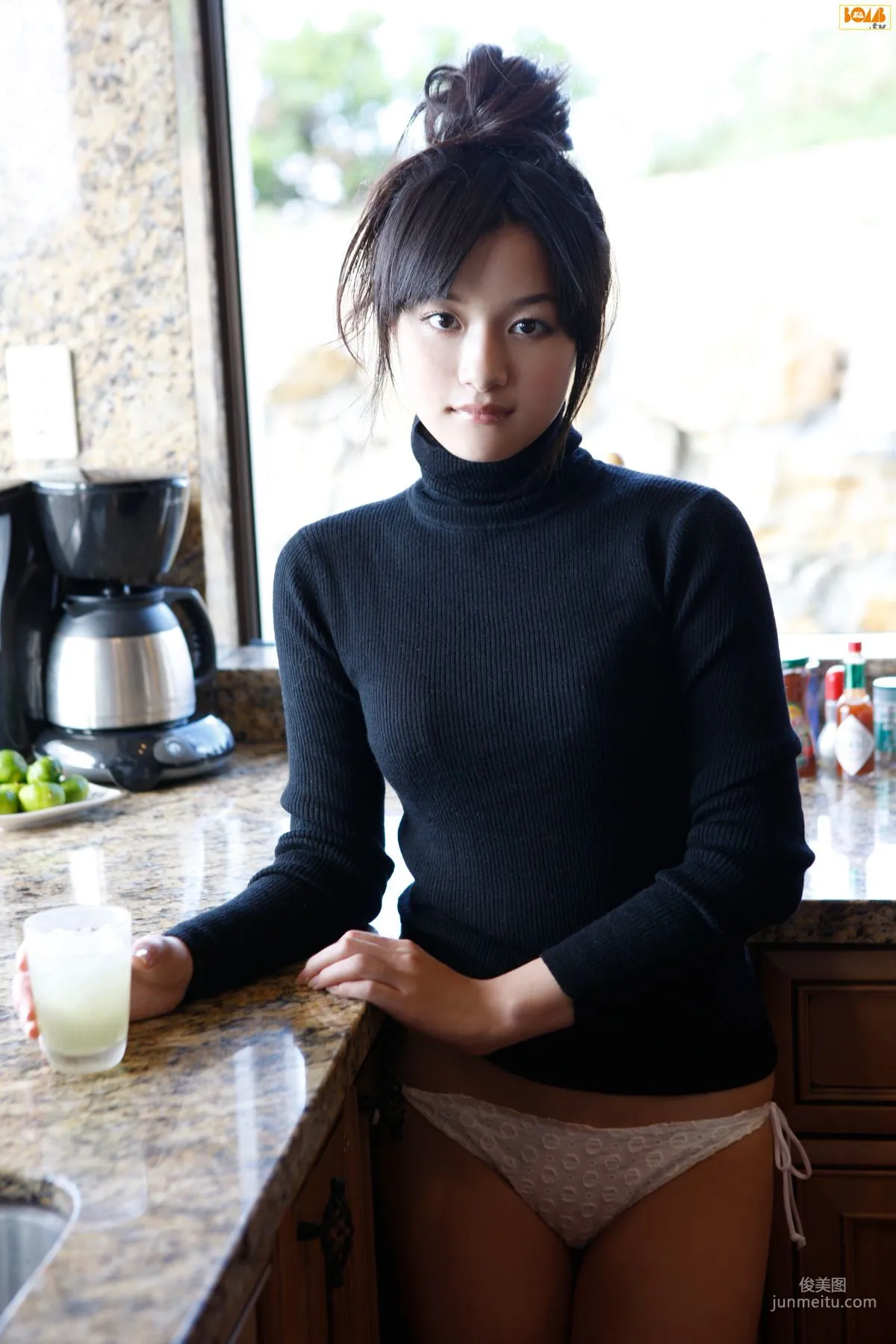 三宅ひとみ《アイドリング!!!》 写真集 [Bomb.TV] 2010年08月刊 1