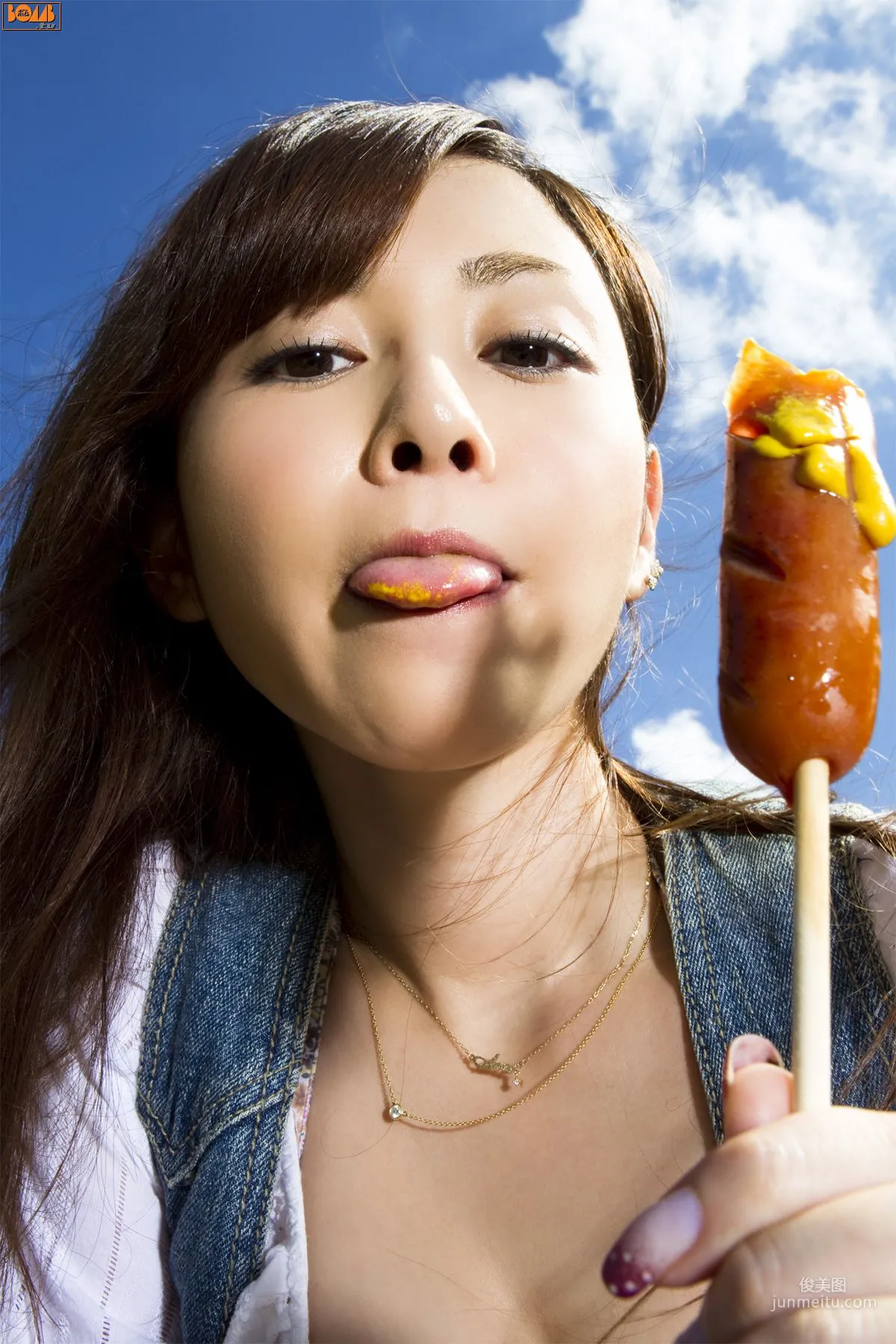 《夏に出逢ったあのコたち》 写真集 [Bomb.TV] 2010年10月刊9