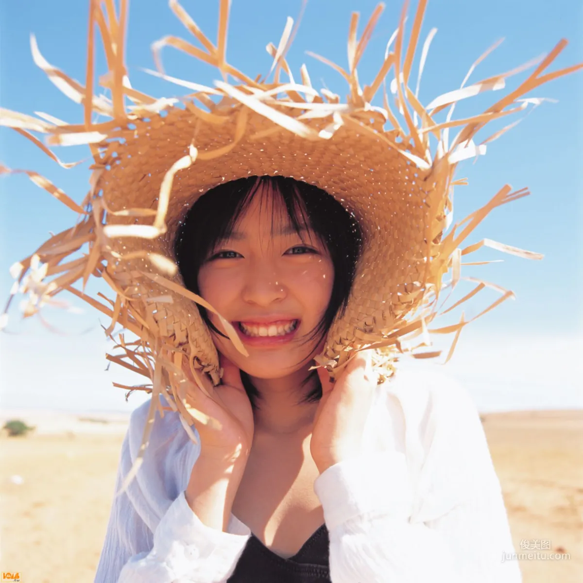 黒川芽以《Nina – Special Wallpaper》 寫真集 [Bomb.TV] 2004年12月刊 12