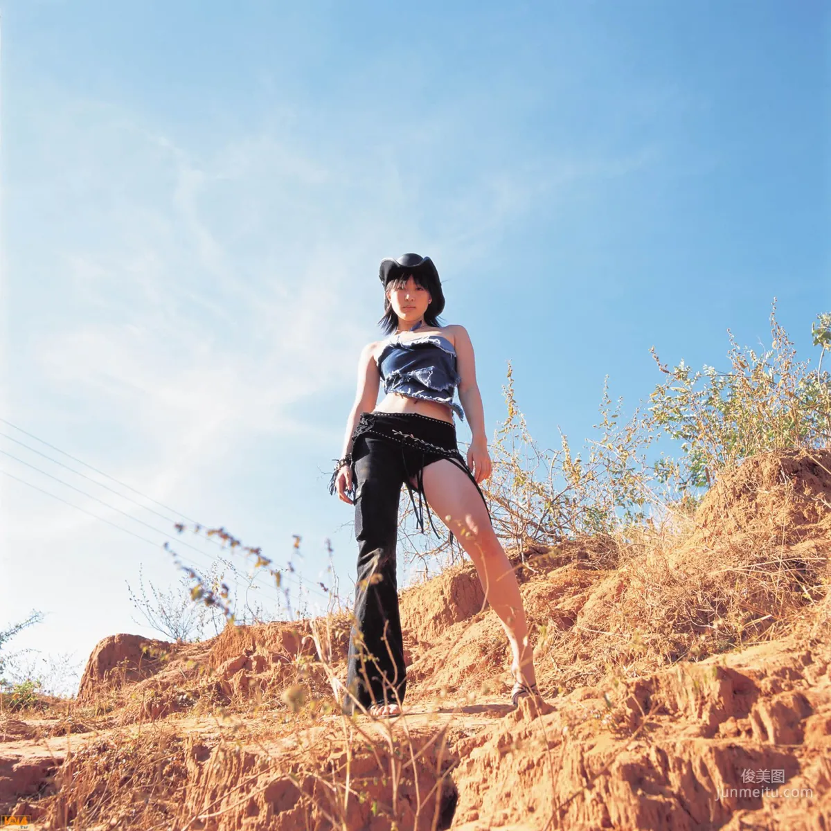 黒川芽以《Nina – Special Wallpaper》 寫真集 [Bomb.TV] 2004年12月刊 16