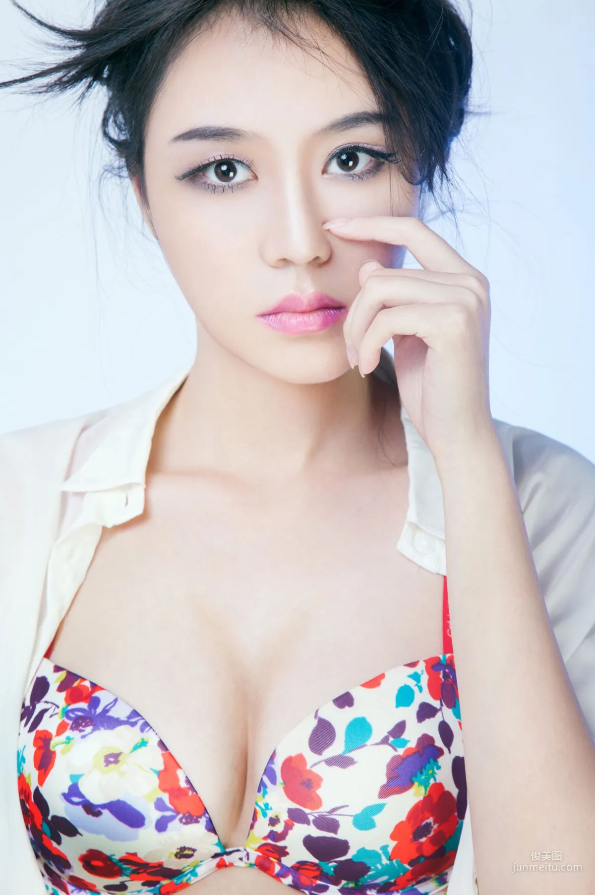 倪婷婷《勻稱柔美、清新奪目》 [推女郎TuiGirl] No.008 寫真集 1
