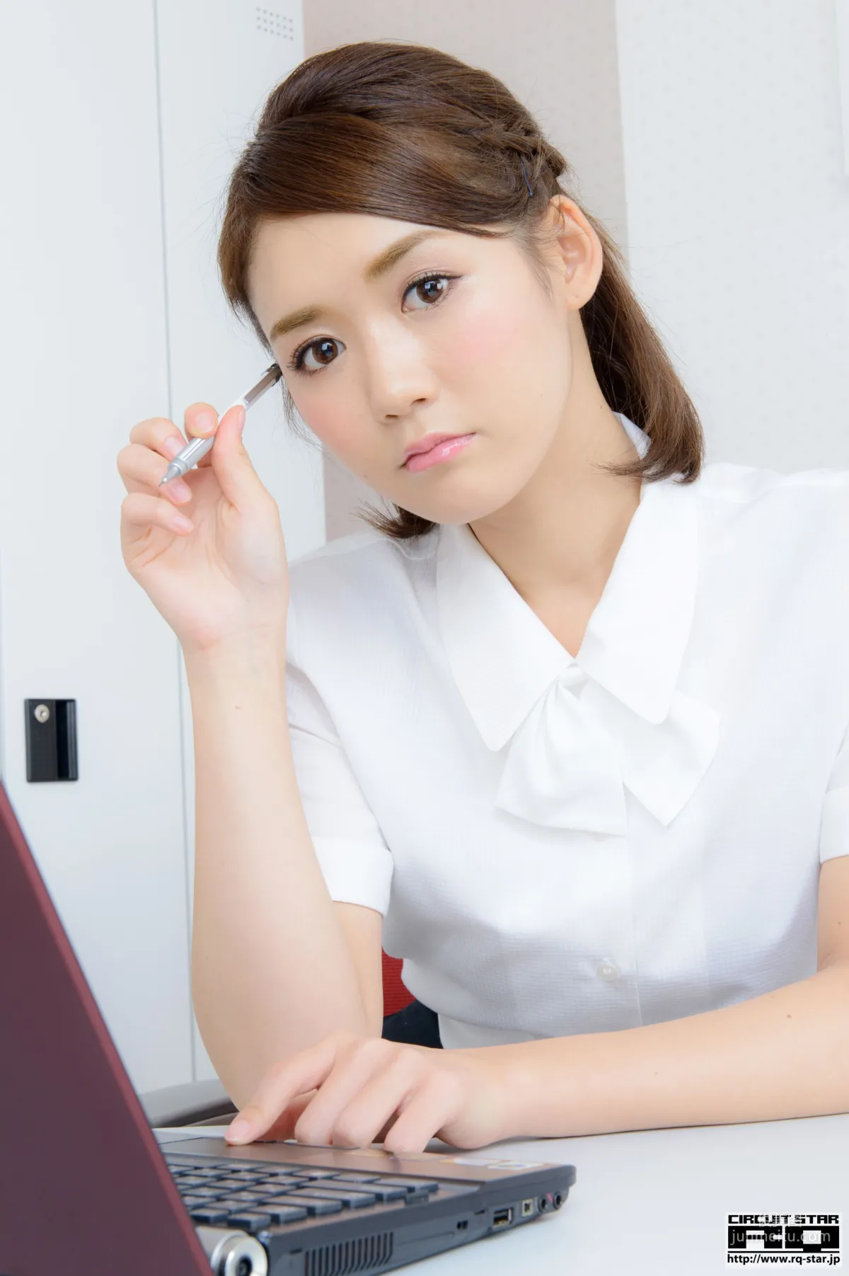 [RQ-STAR] NO.00969 Yumi 優実 Office Lady 黑絲OL 寫真集 46