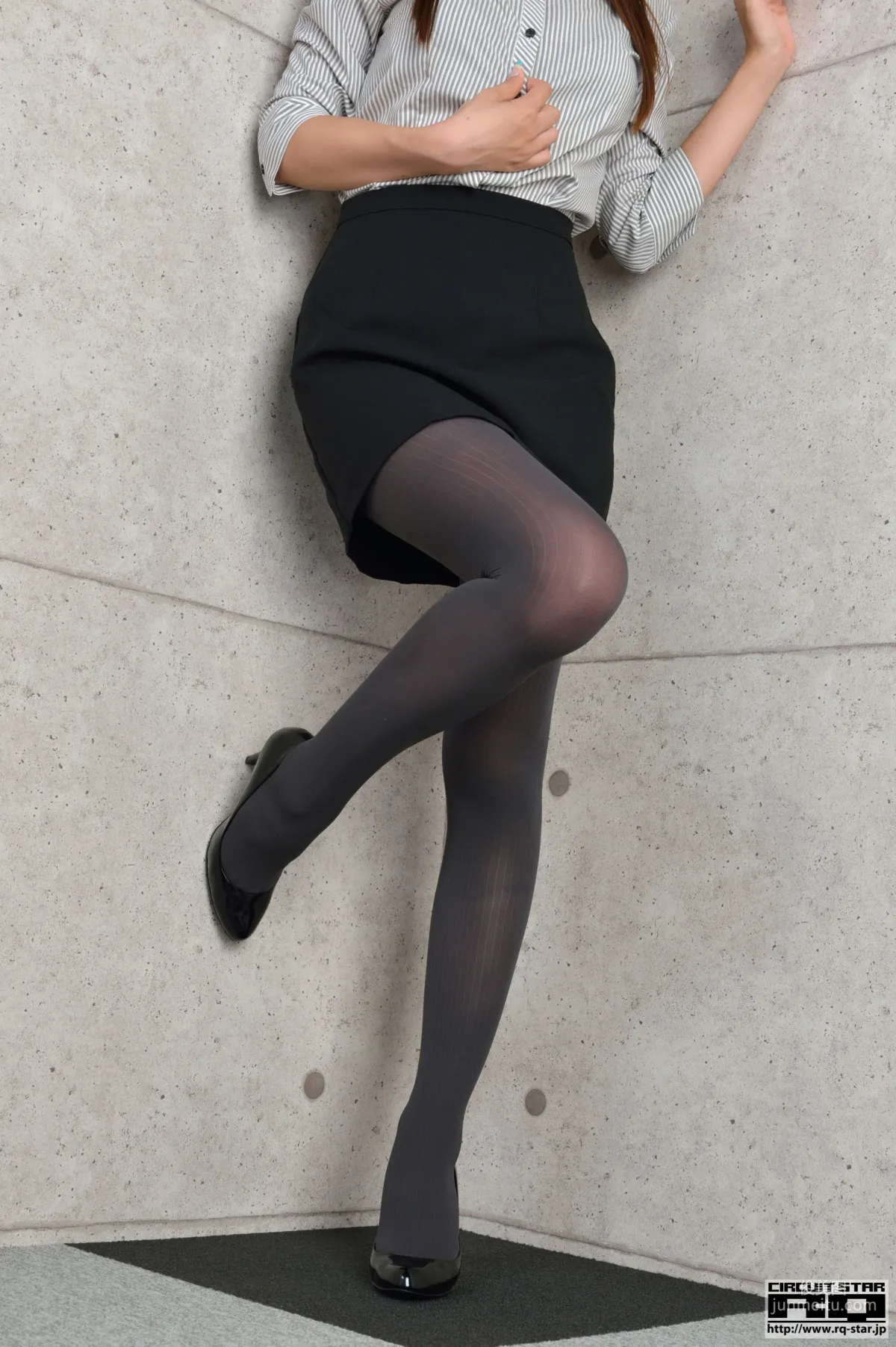 [RQ-STAR] NO.00991 Yui Iwasaki 岩崎由衣 Office Lady 黑絲OL美腿 寫真集 34