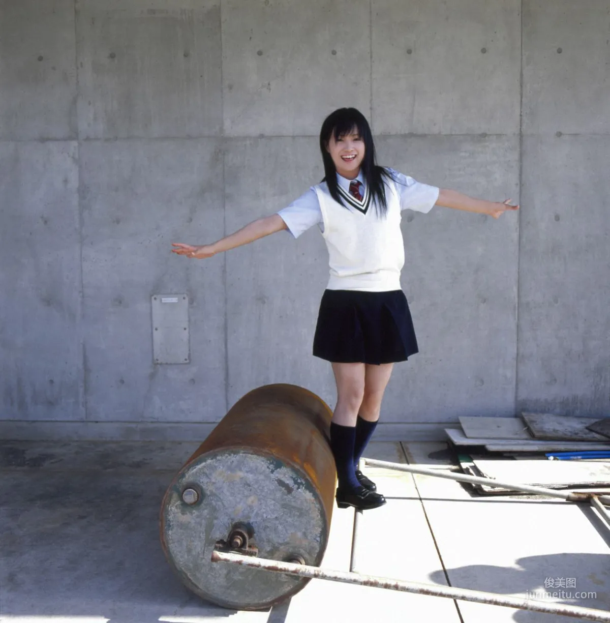 Eri Kamei 亀井絵裡 [Hello! Project Digital Books] Vol.17 寫真集 27