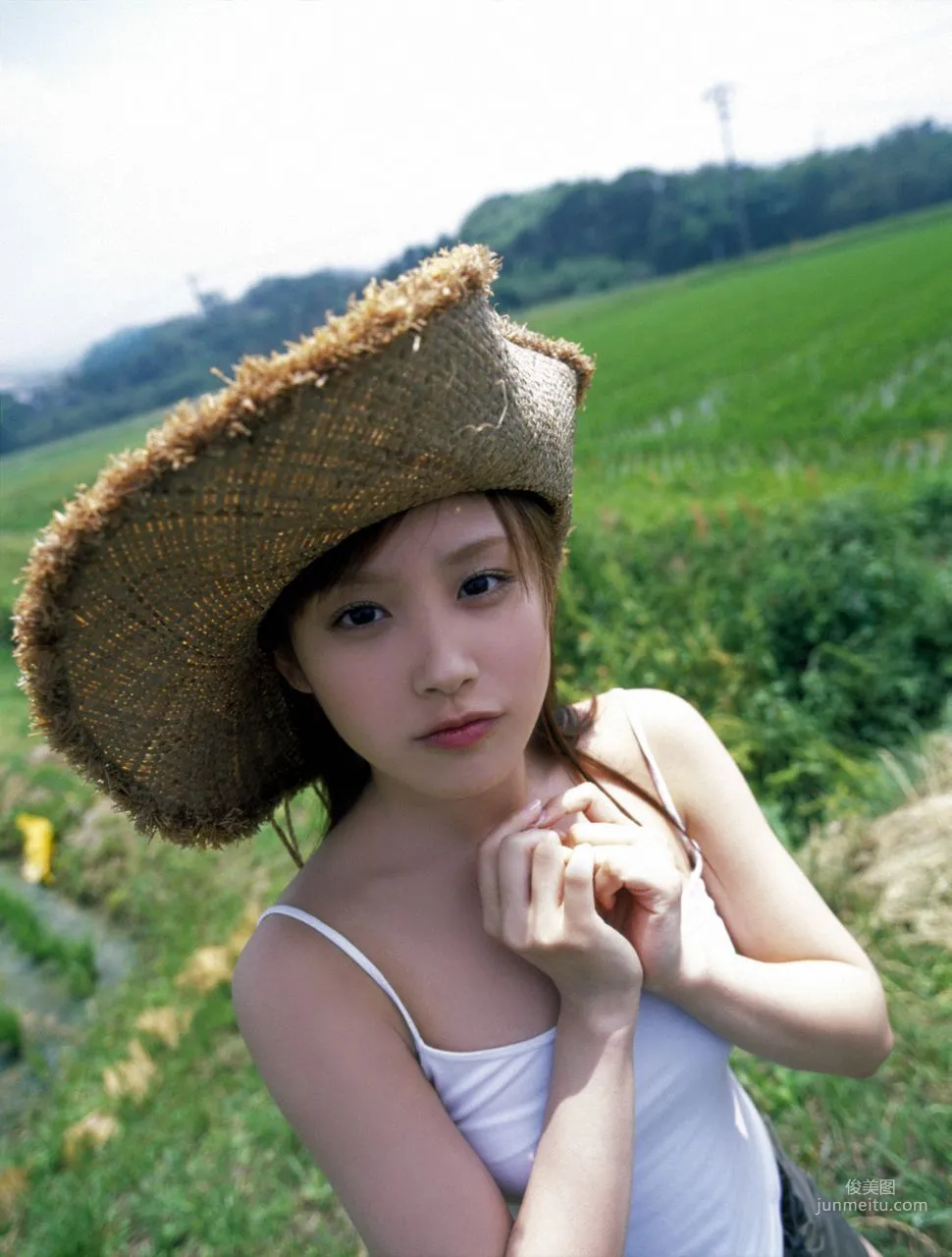 Ai Takahashi 高橋愛 [Hello! Project Digital Books] Vol.16 寫真集 1