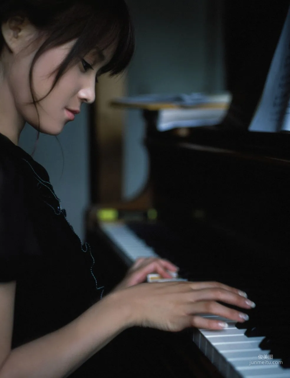 龜井繪裡/亀井絵裡 Eri Kamei [Hello! Project Digital Books] Vol.48 寫真集 49