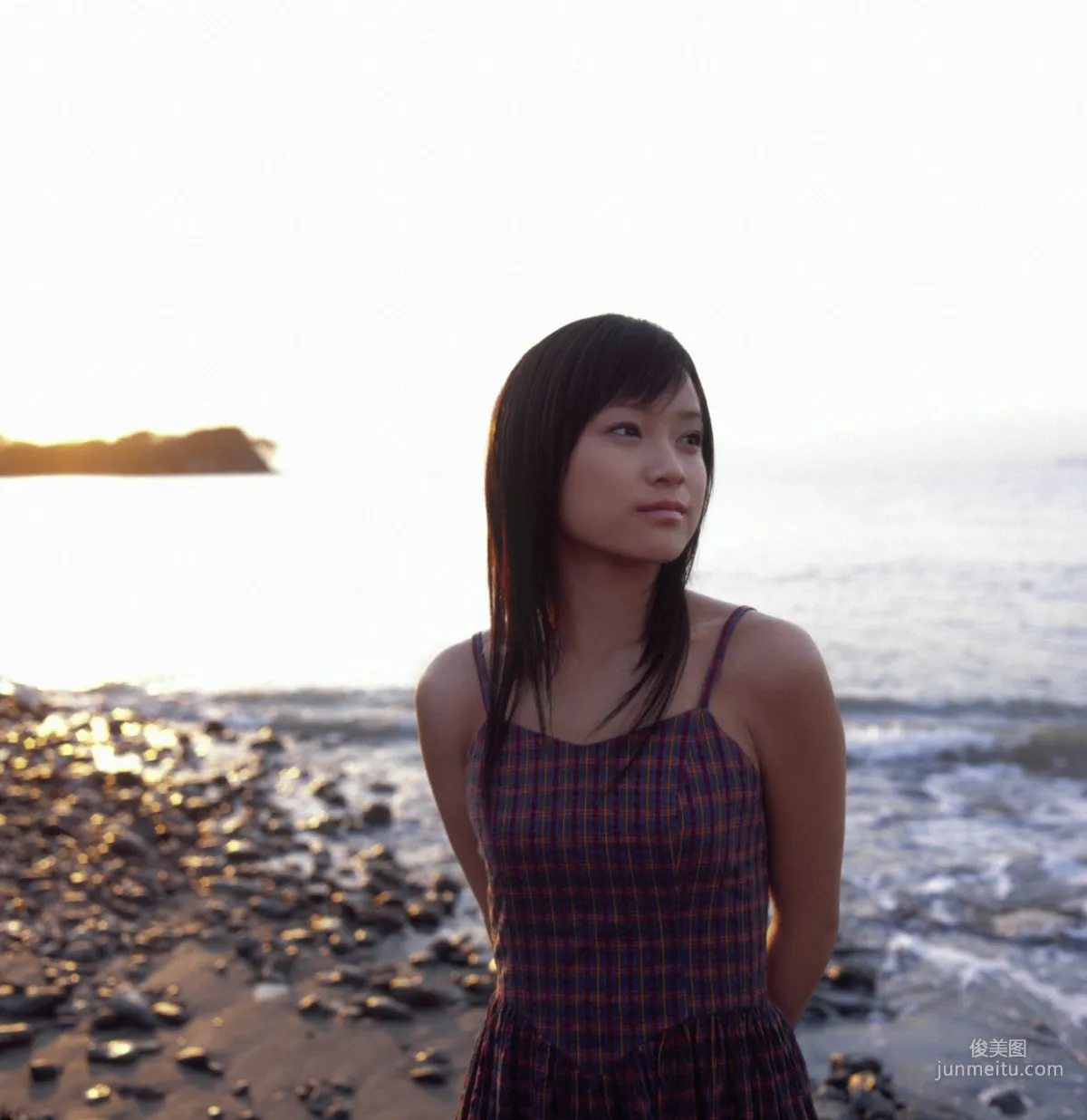 Eri Kamei 亀井絵裡 [Hello! Project Digital Books] Vol.17 寫真集 36