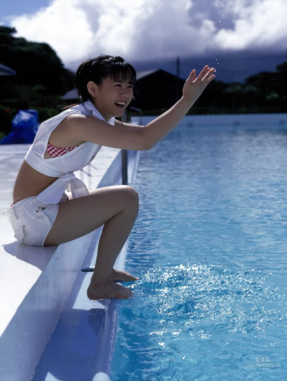 Niigaki Risa 新垣裡沙 [Hello! Project Digital Books] Vol.11 寫真集 32