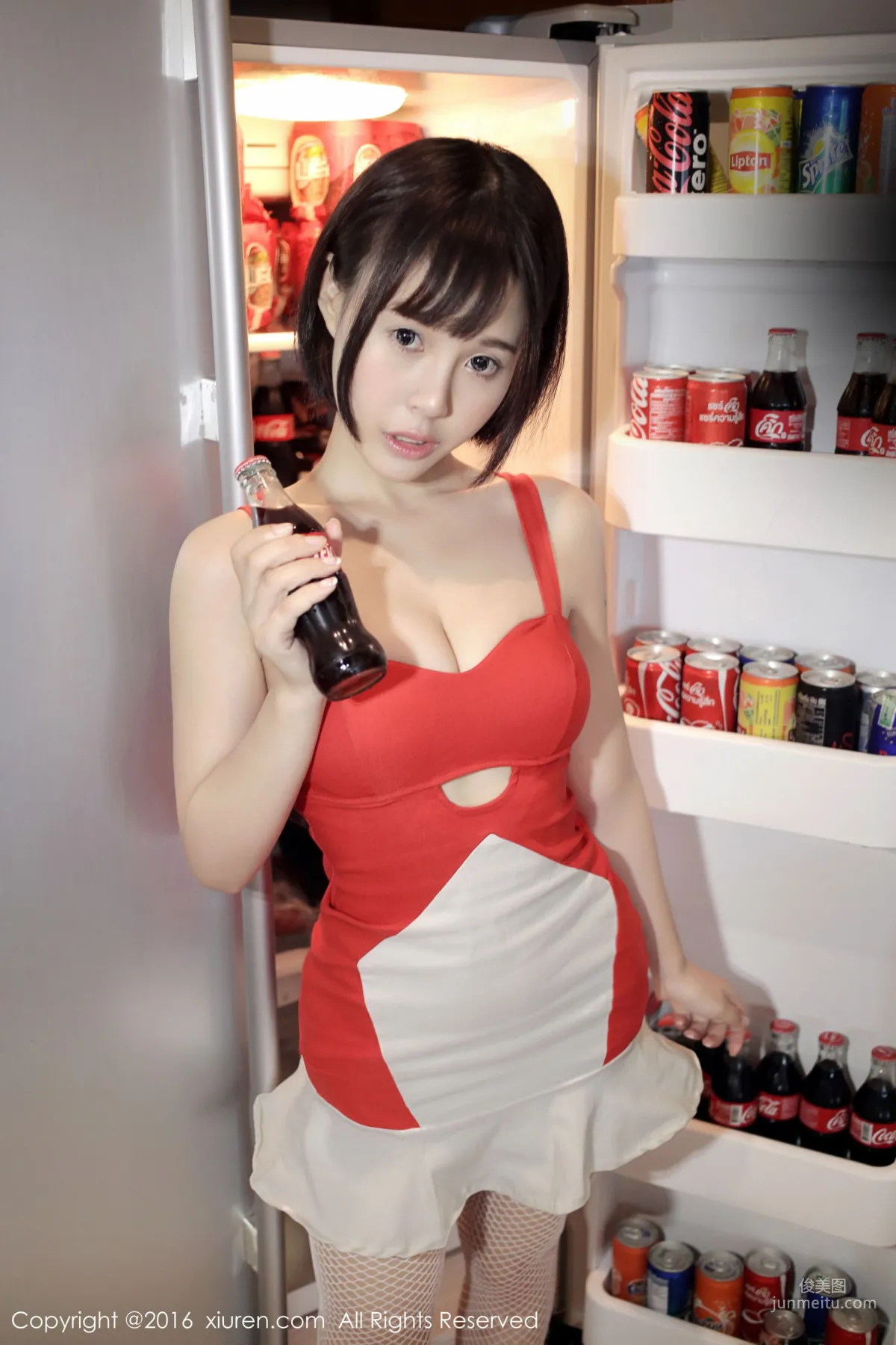 Evelyn艾莉《小紅裙》 [秀人網XiuRen] No.665 寫真集 2