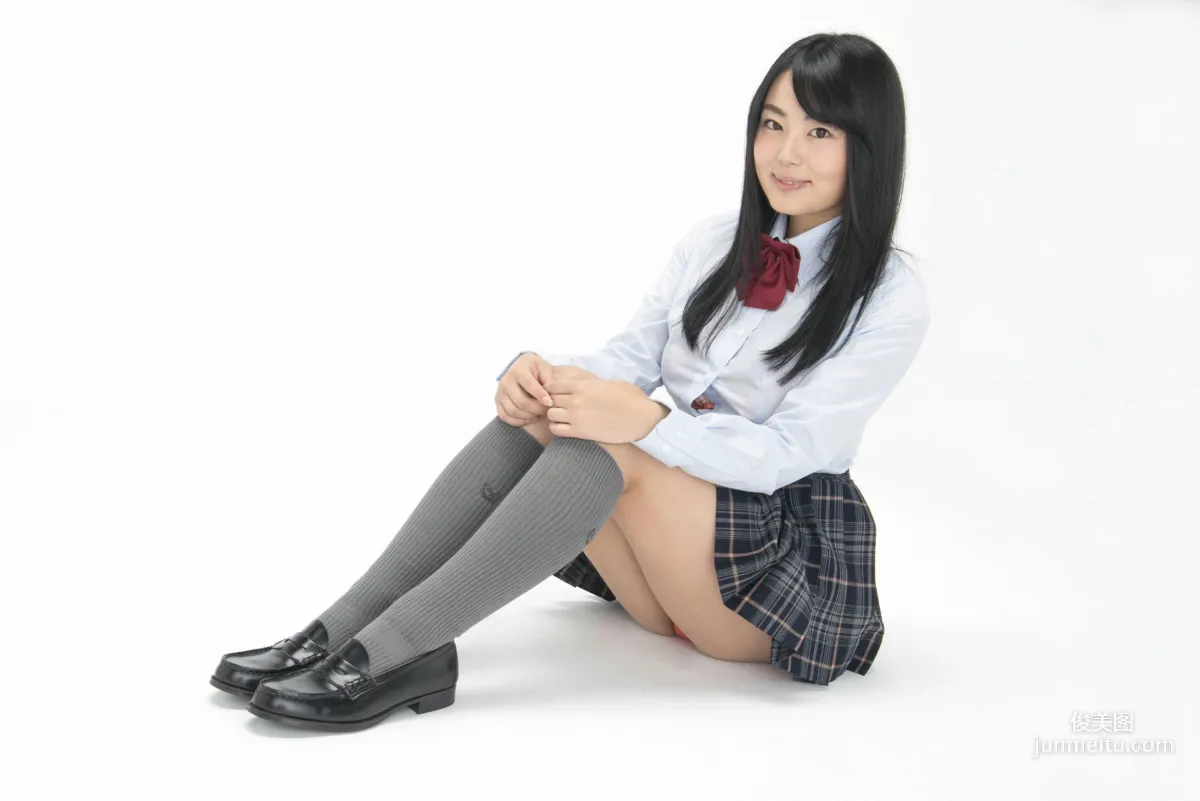 仲倉靜香《黒髪Gカップちゃん入學！》寫真集 [YS Web] Vol.636 4