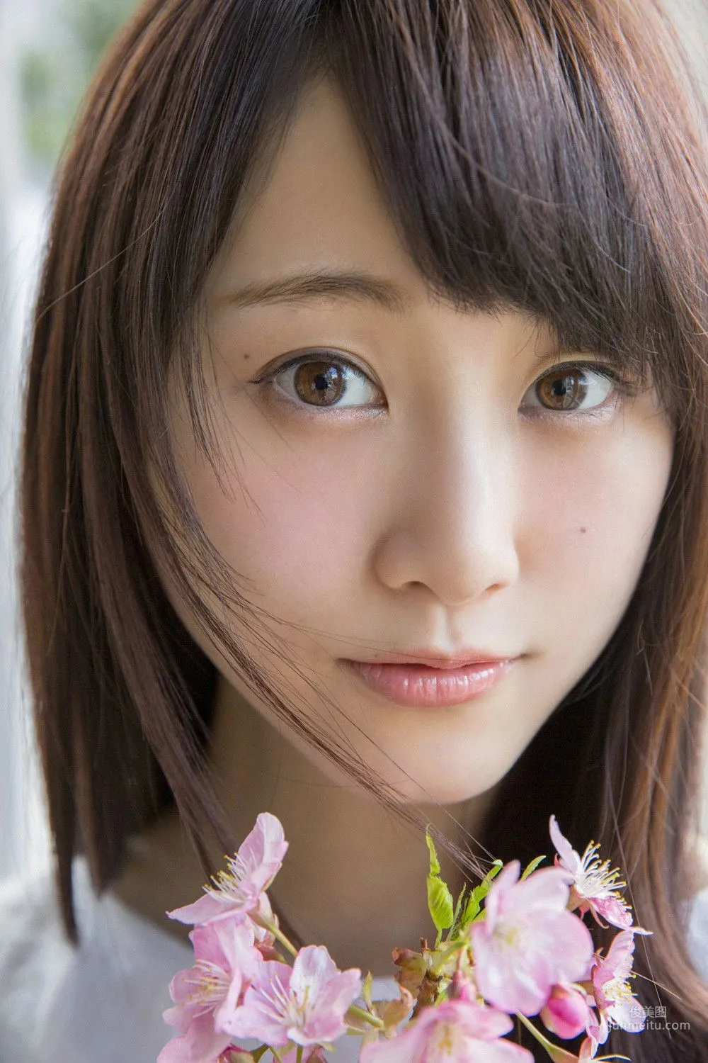 松井玲奈《春色のヒロイン》寫真集 [YS Web] Vol.645 14
