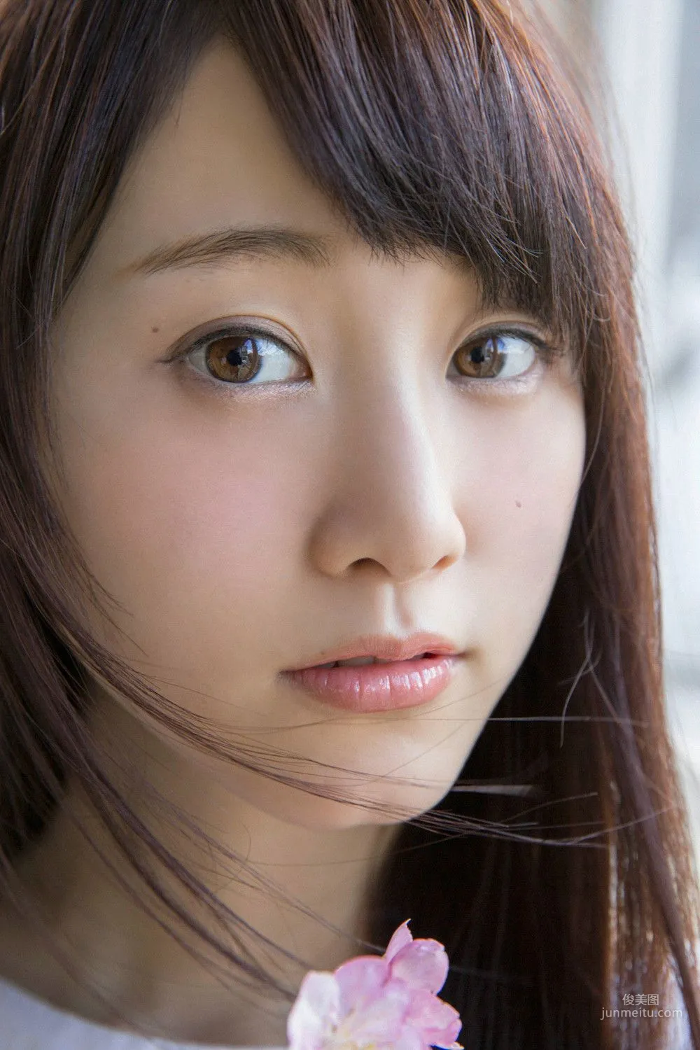 松井玲奈《春色のヒロイン》寫真集 [YS Web] Vol.645 15