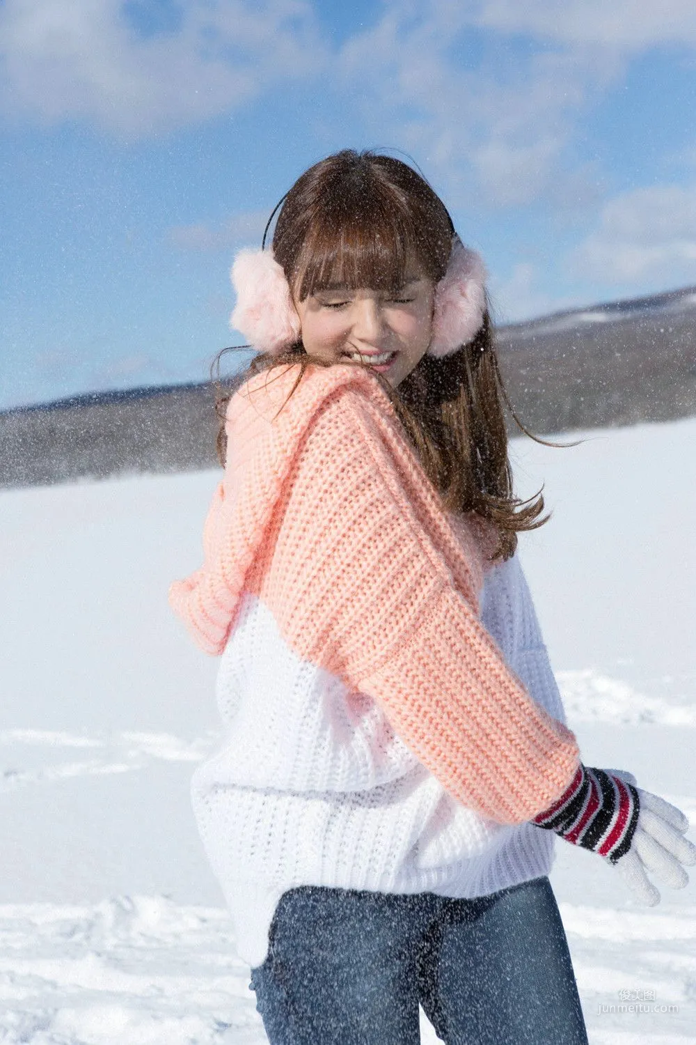 篠崎愛《あっためてあげる。》写真集 [YS Web] Vol.63714