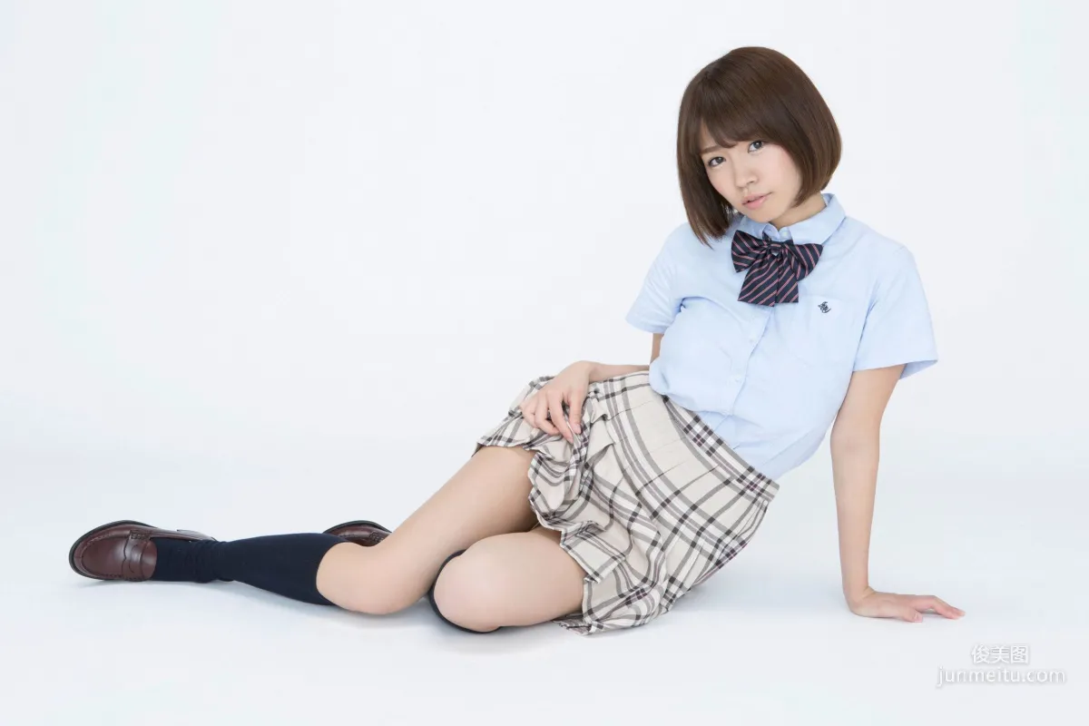 菜乃花《ABCDEFGH･･･Iカップ！ショートカット美少女入學!!》寫真集 [YS Web] Vol.656 10