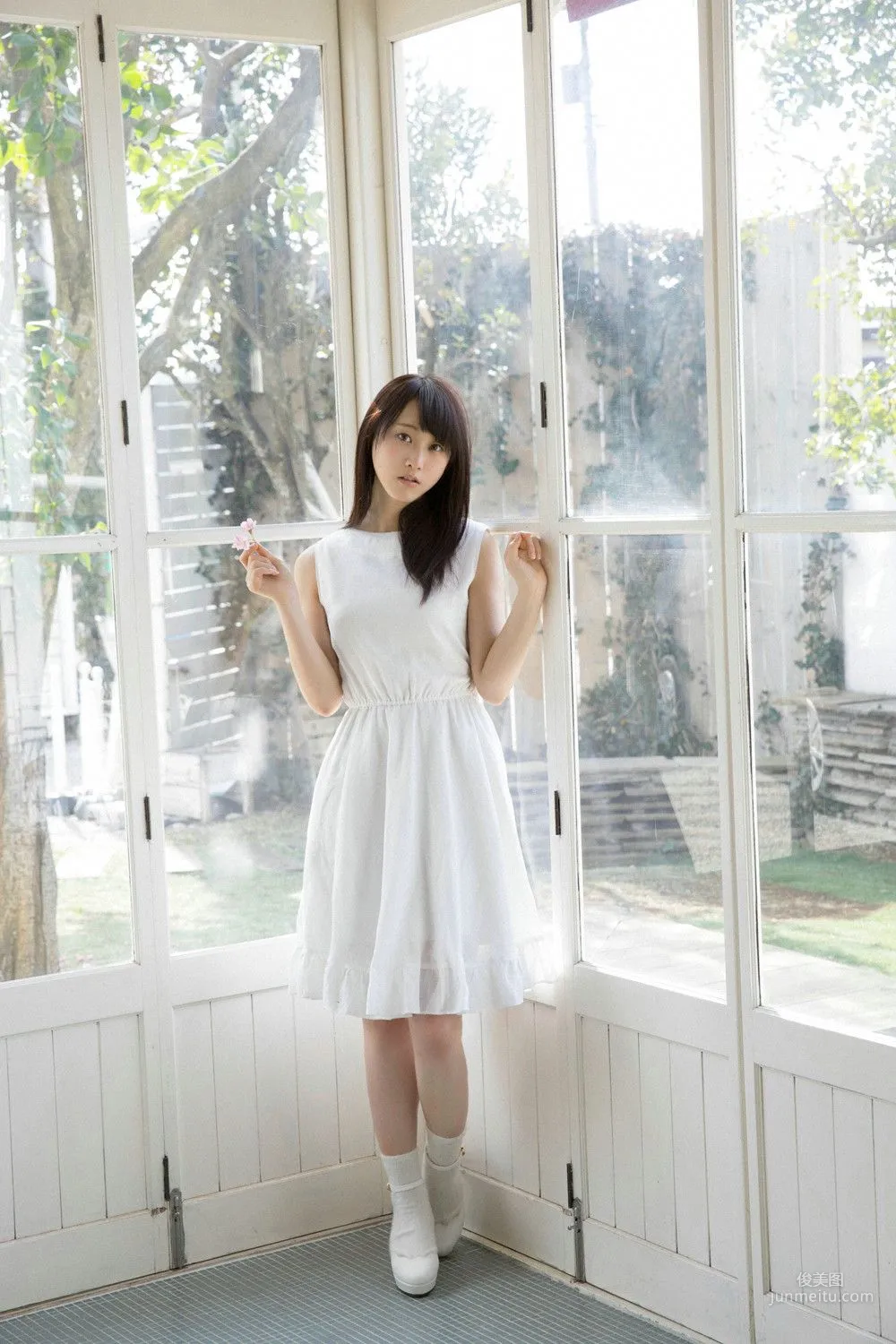 松井玲奈《春色のヒロイン》寫真集 [YS Web] Vol.645 9